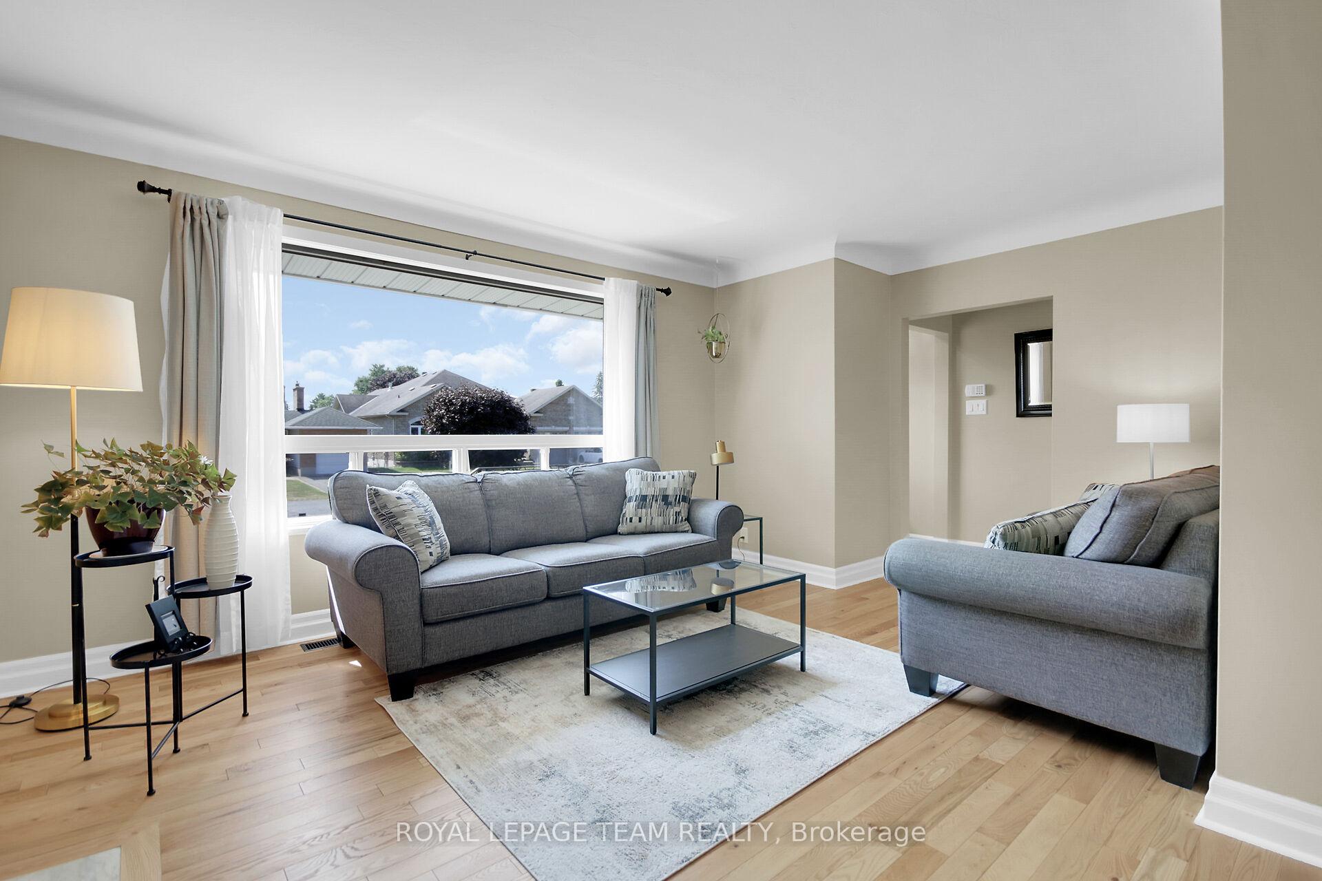 Photo 5 of 43 Epworth Avenue, Ottawa, Meadowlands/St. Claire Gardens — HOMEH