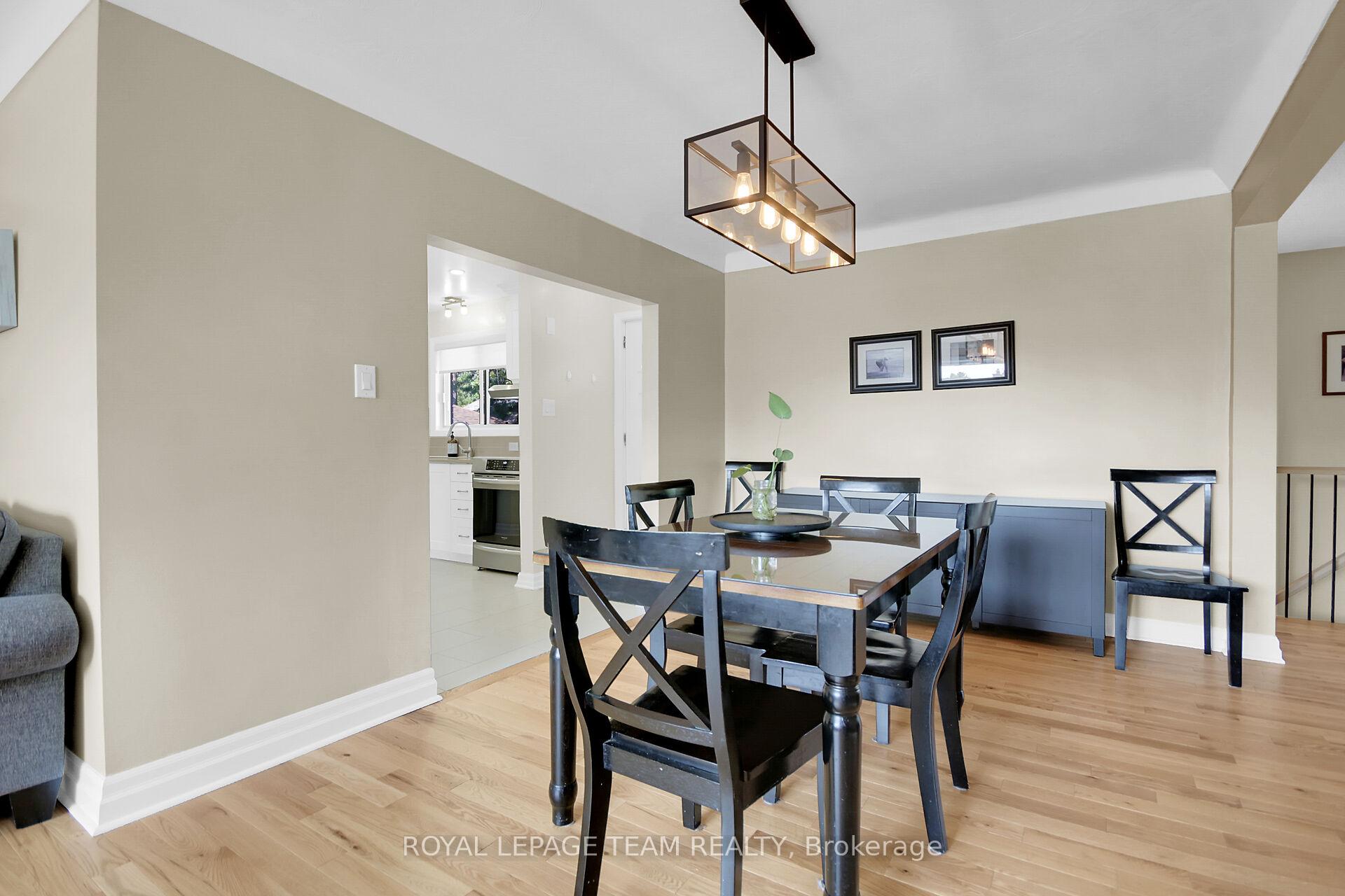 Photo 4 of 43 Epworth Avenue, Ottawa, Meadowlands/St. Claire Gardens — HOMEH