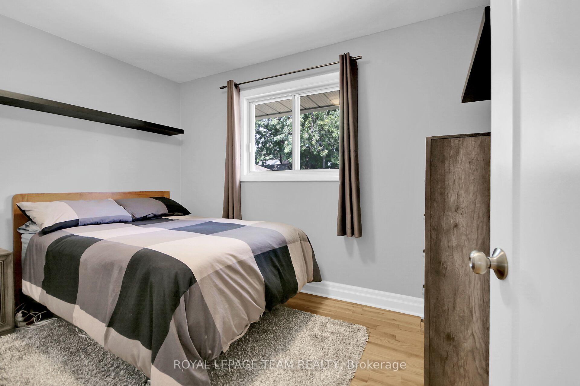 Photo 7 of 43 Epworth Avenue, Ottawa, Meadowlands/St. Claire Gardens — HOMEH