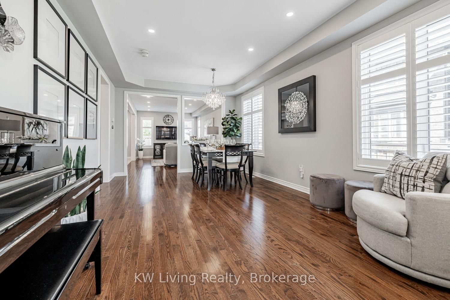 Photo 3 of 84 Manila Avenue, Markham, Berczy — HOMEH