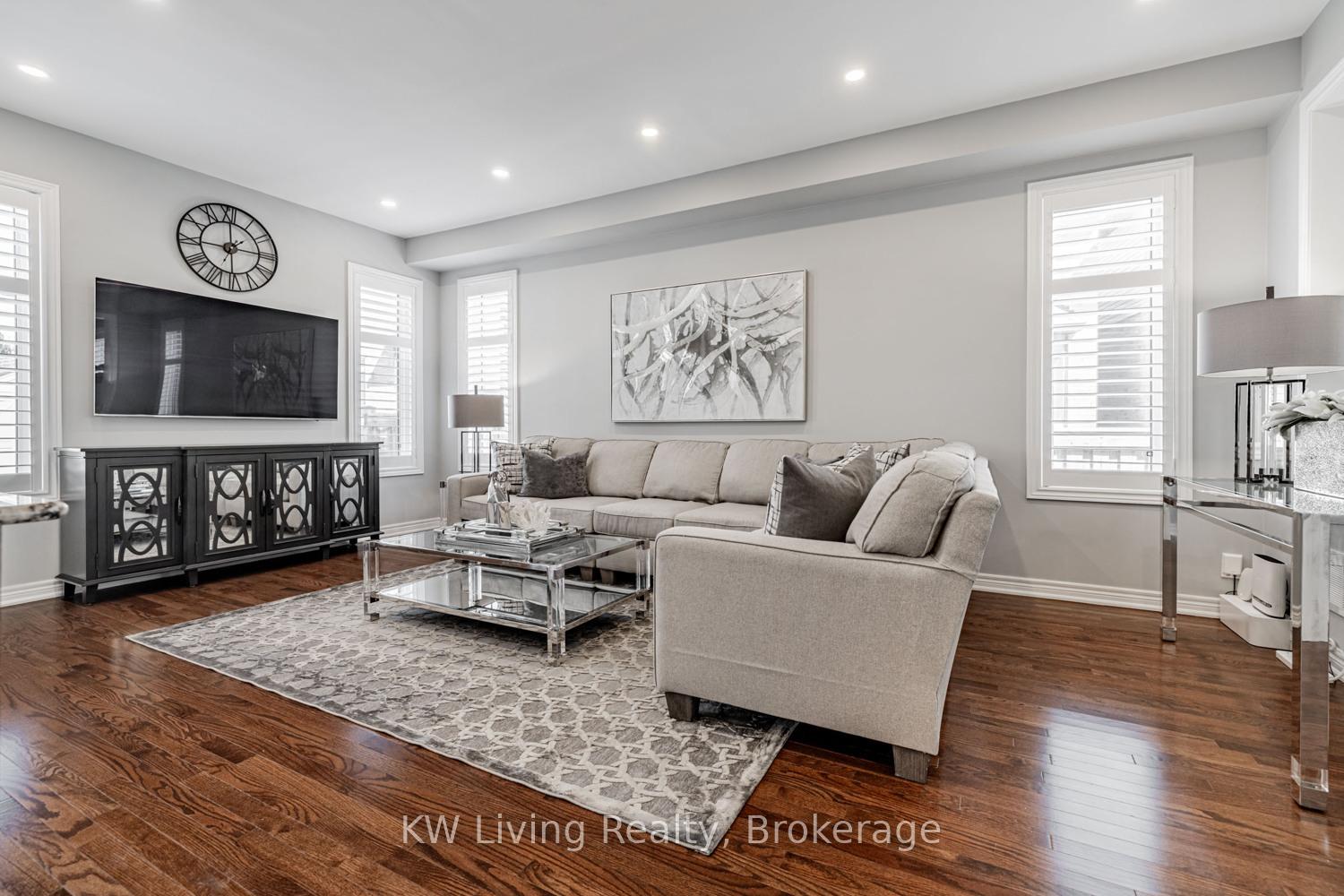 Photo 4 of 84 Manila Avenue, Markham, Berczy — HOMEH