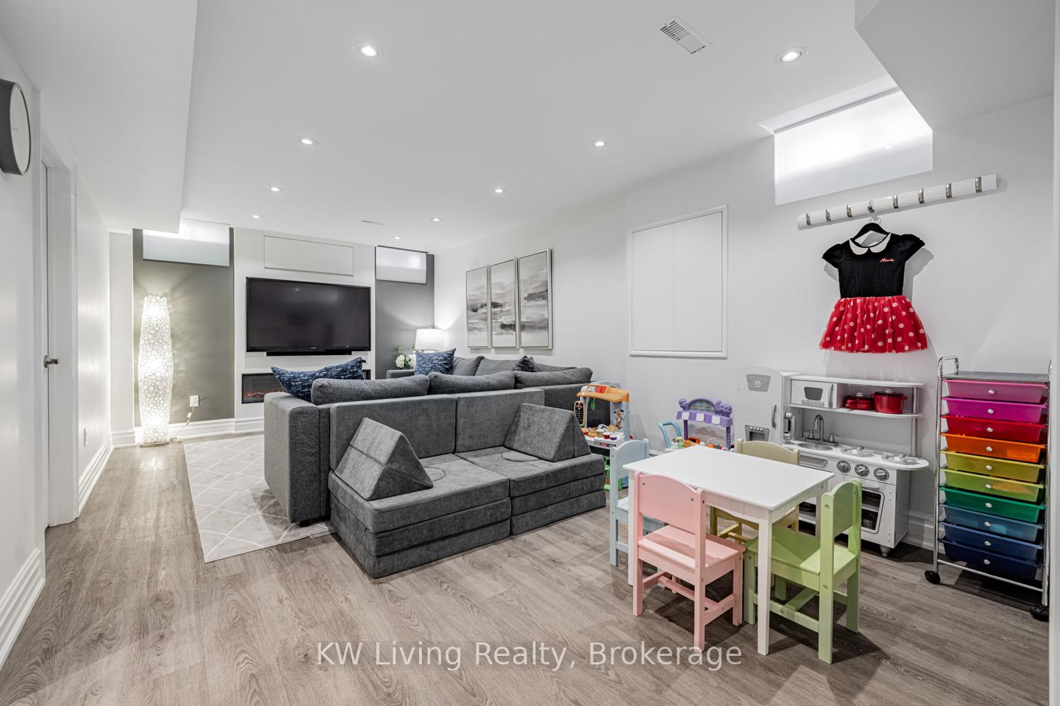 Photo 29 of 84 Manila Avenue, Markham, Berczy — HOMEH