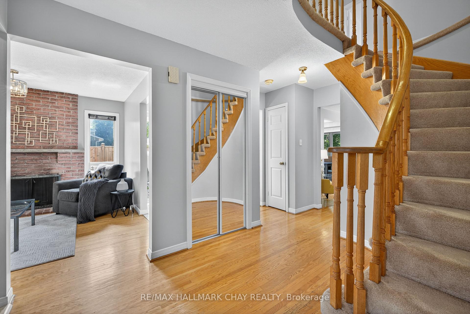 Photo 5 of 82 Lilac Avenue, Markham, Aileen-Willowbrook — HOMEH