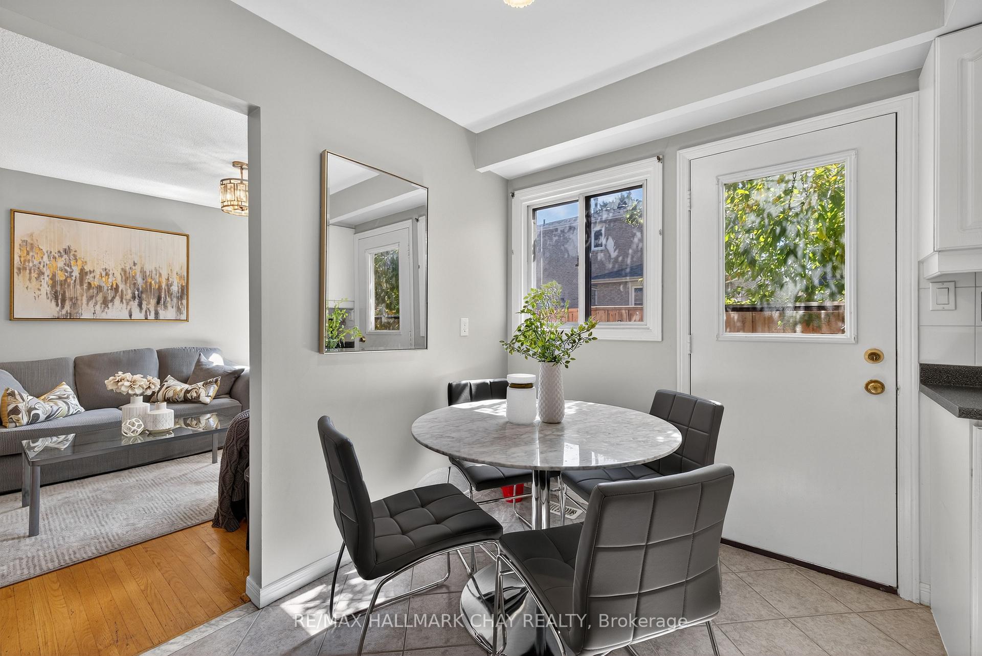 Photo 17 of 82 Lilac Avenue, Markham, Aileen-Willowbrook — HOMEH