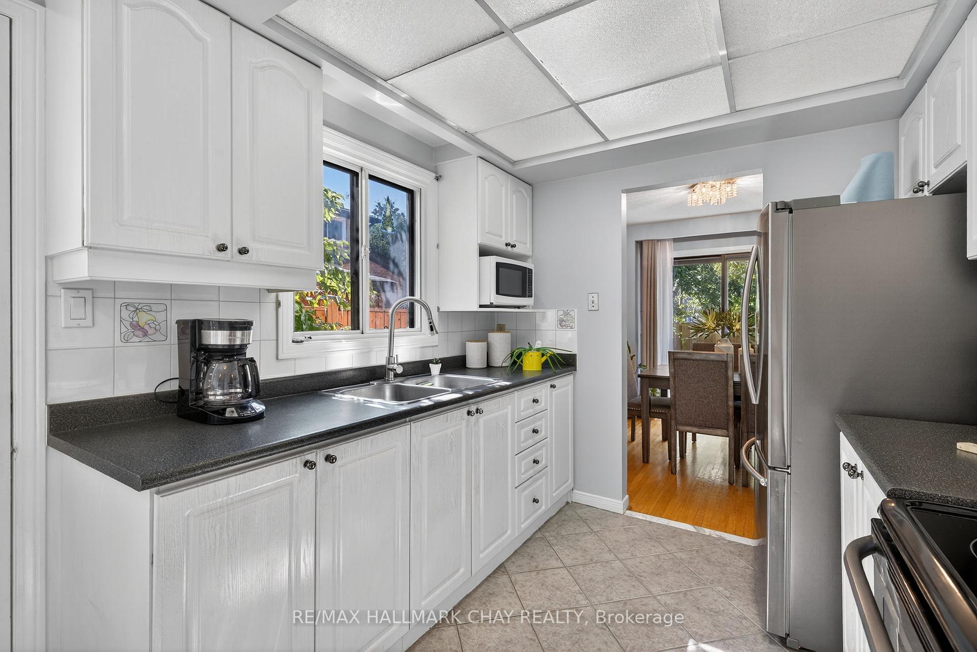 Photo 7 of 82 Lilac Avenue, Markham, Aileen-Willowbrook — HOMEH