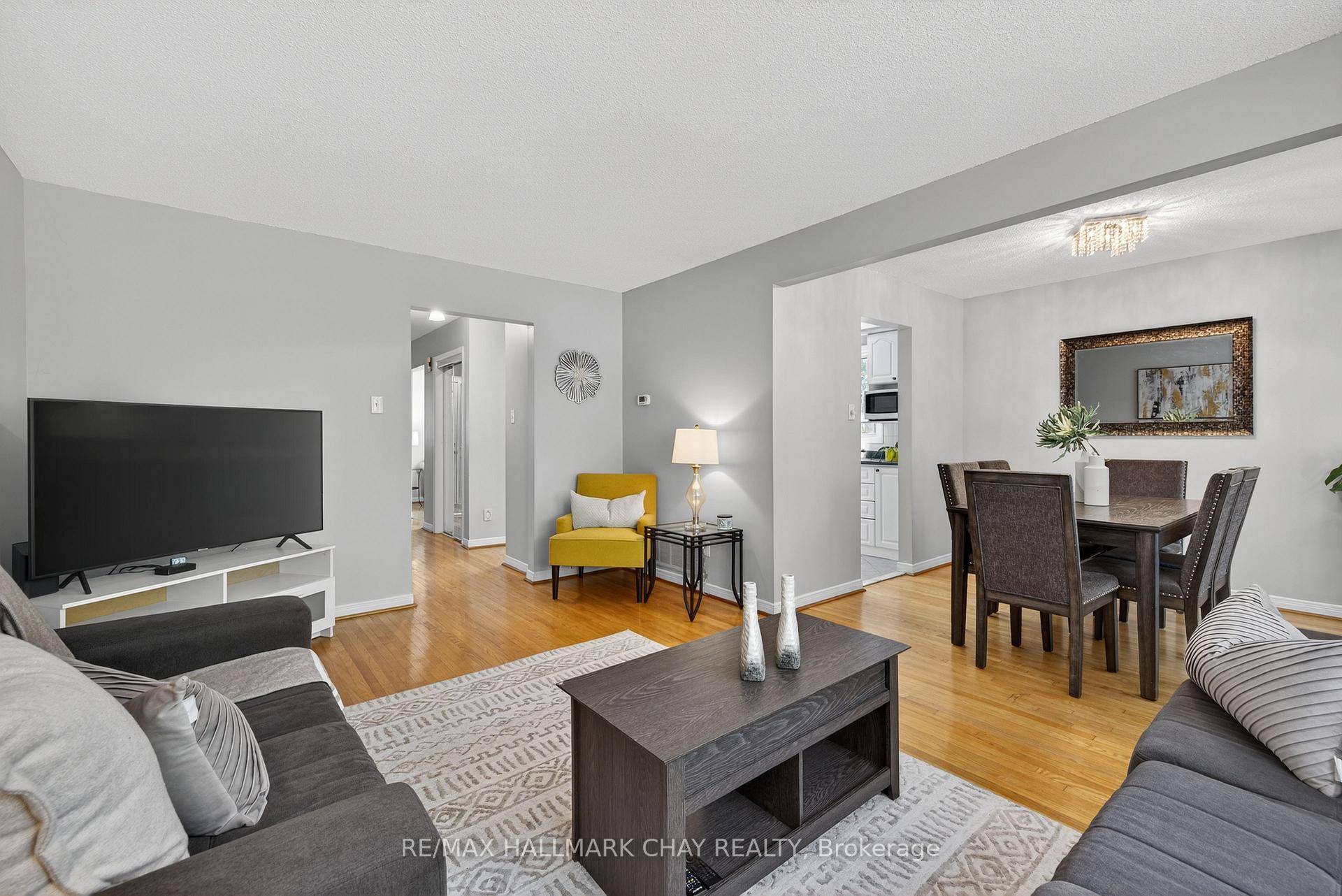 Photo 11 of 82 Lilac Avenue, Markham, Aileen-Willowbrook — HOMEH