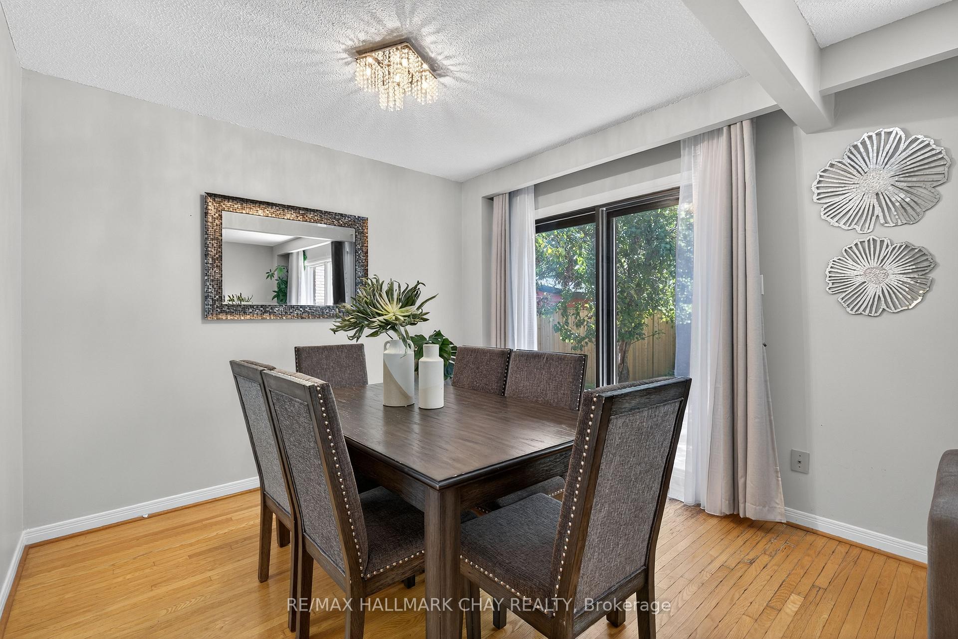 Photo 24 of 82 Lilac Avenue, Markham, Aileen-Willowbrook — HOMEH