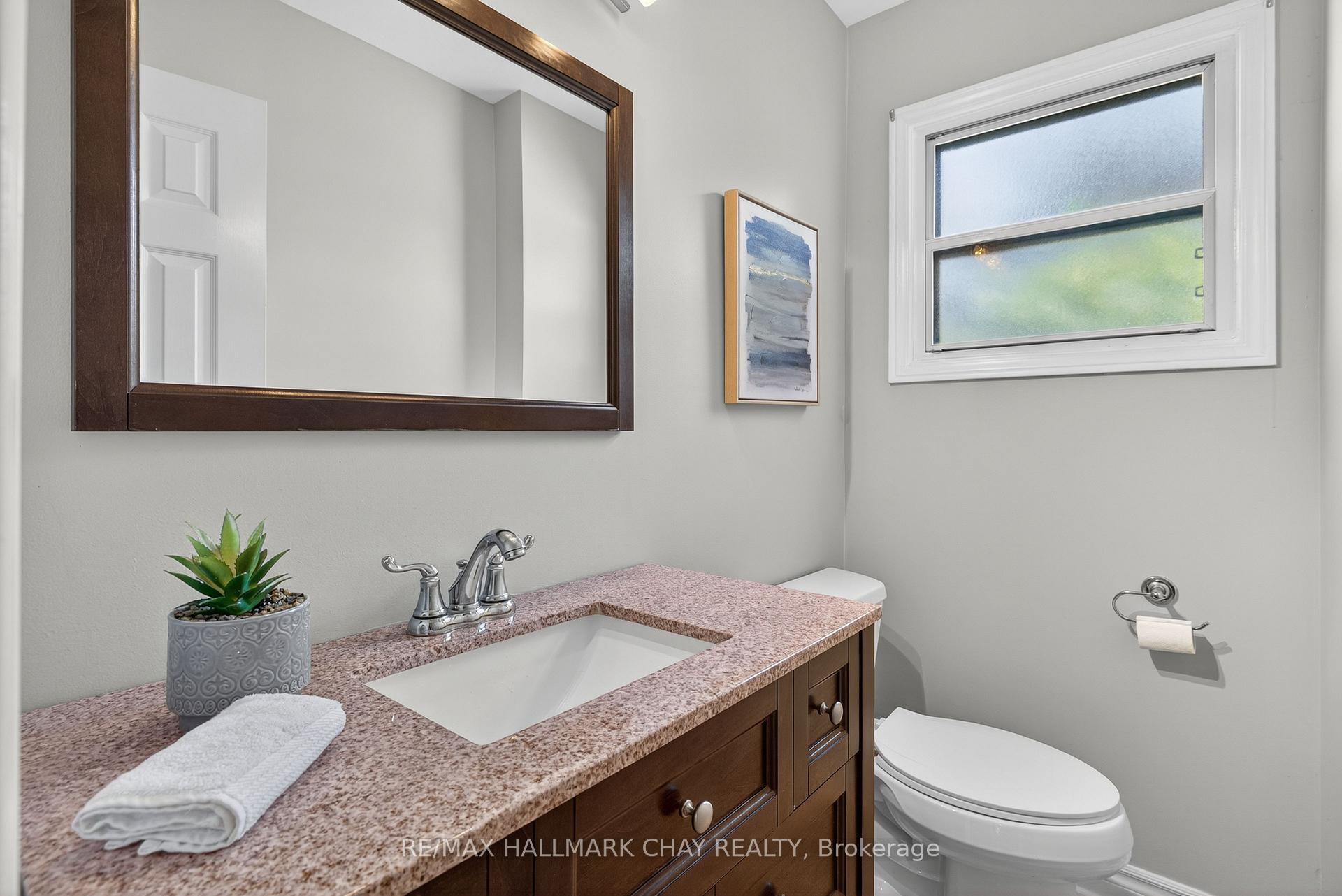 Photo 12 of 82 Lilac Avenue, Markham, Aileen-Willowbrook — HOMEH