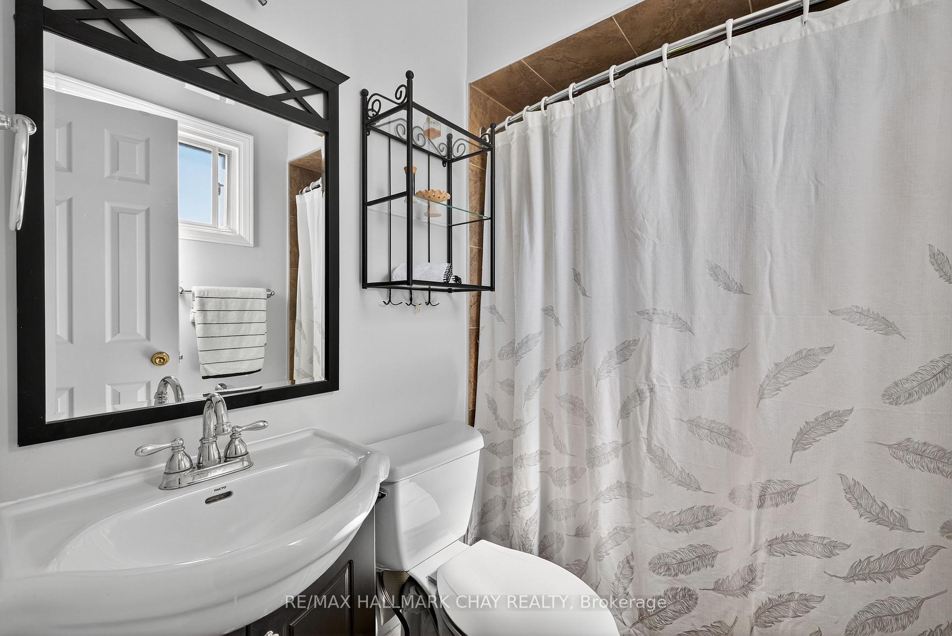 Photo 9 of 82 Lilac Avenue, Markham, Aileen-Willowbrook — HOMEH