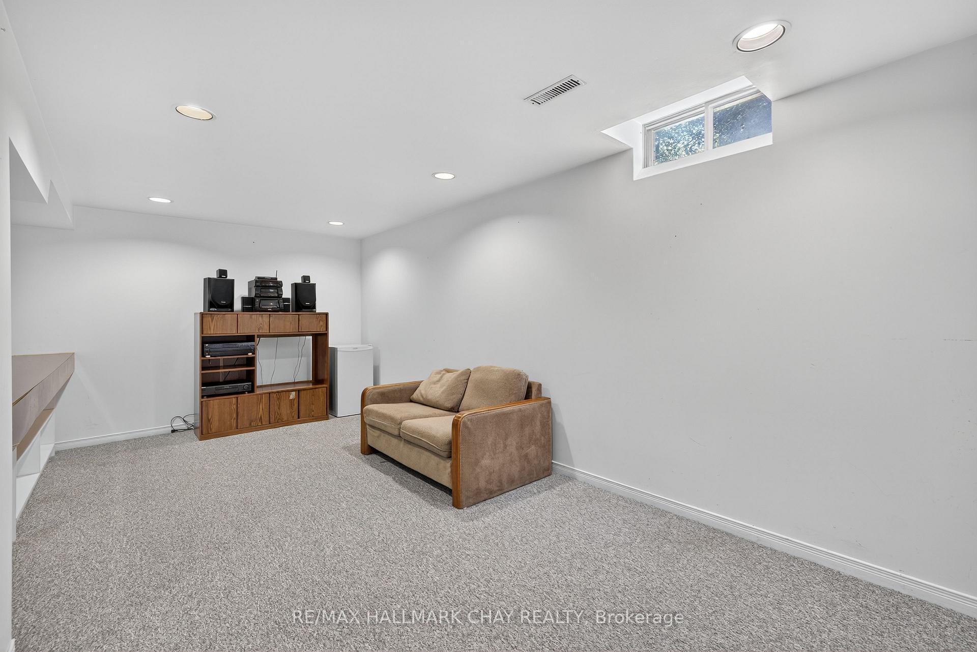 Photo 20 of 82 Lilac Avenue, Markham, Aileen-Willowbrook — HOMEH