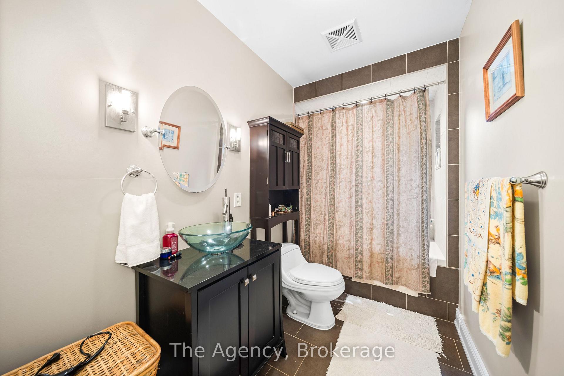 Photo 5 of 4 Hawman Avenue, King, Nobleton — HOMEH