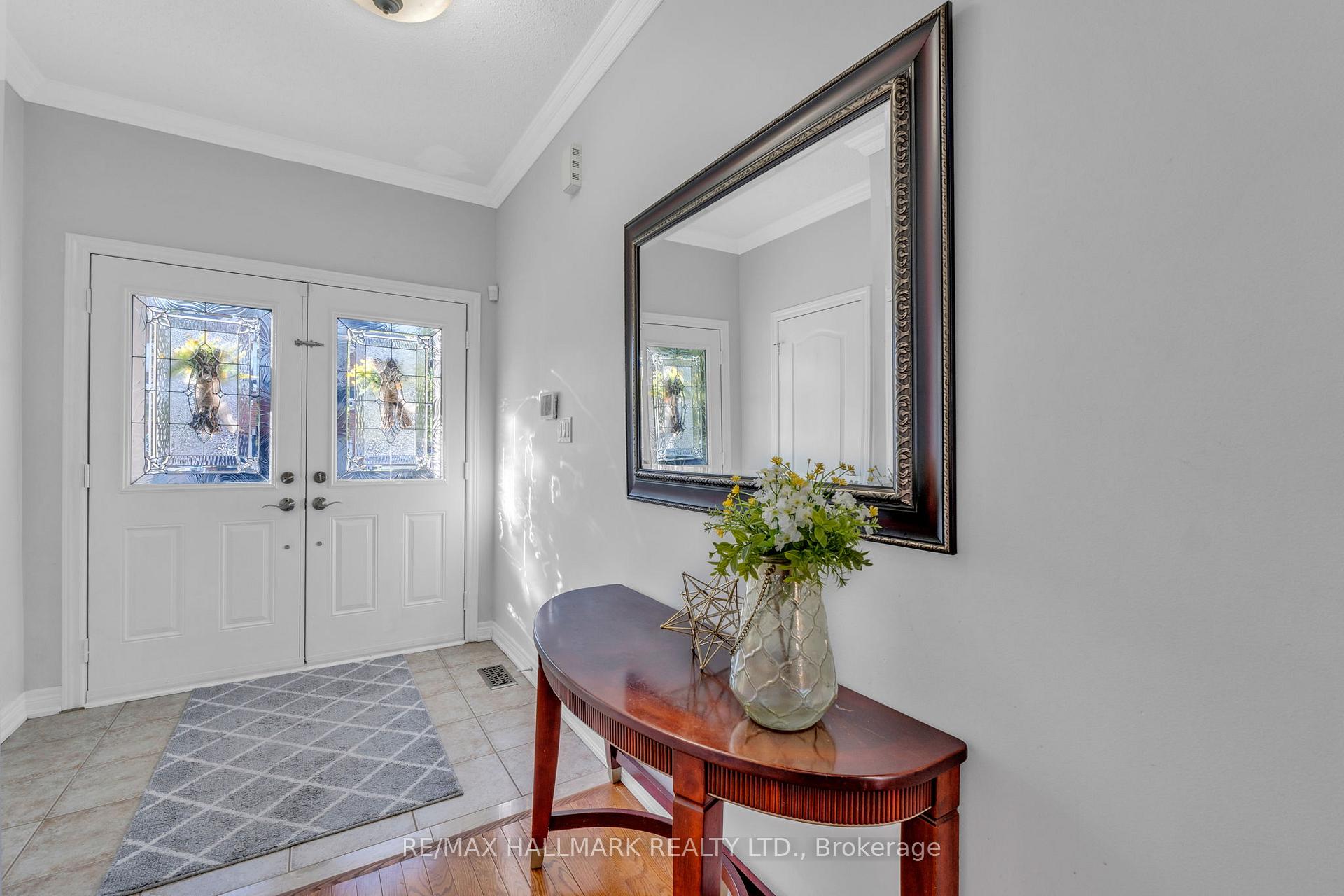 Photo 3 of 31 Ozner Crescent, Vaughan, Vellore Village — HOMEH