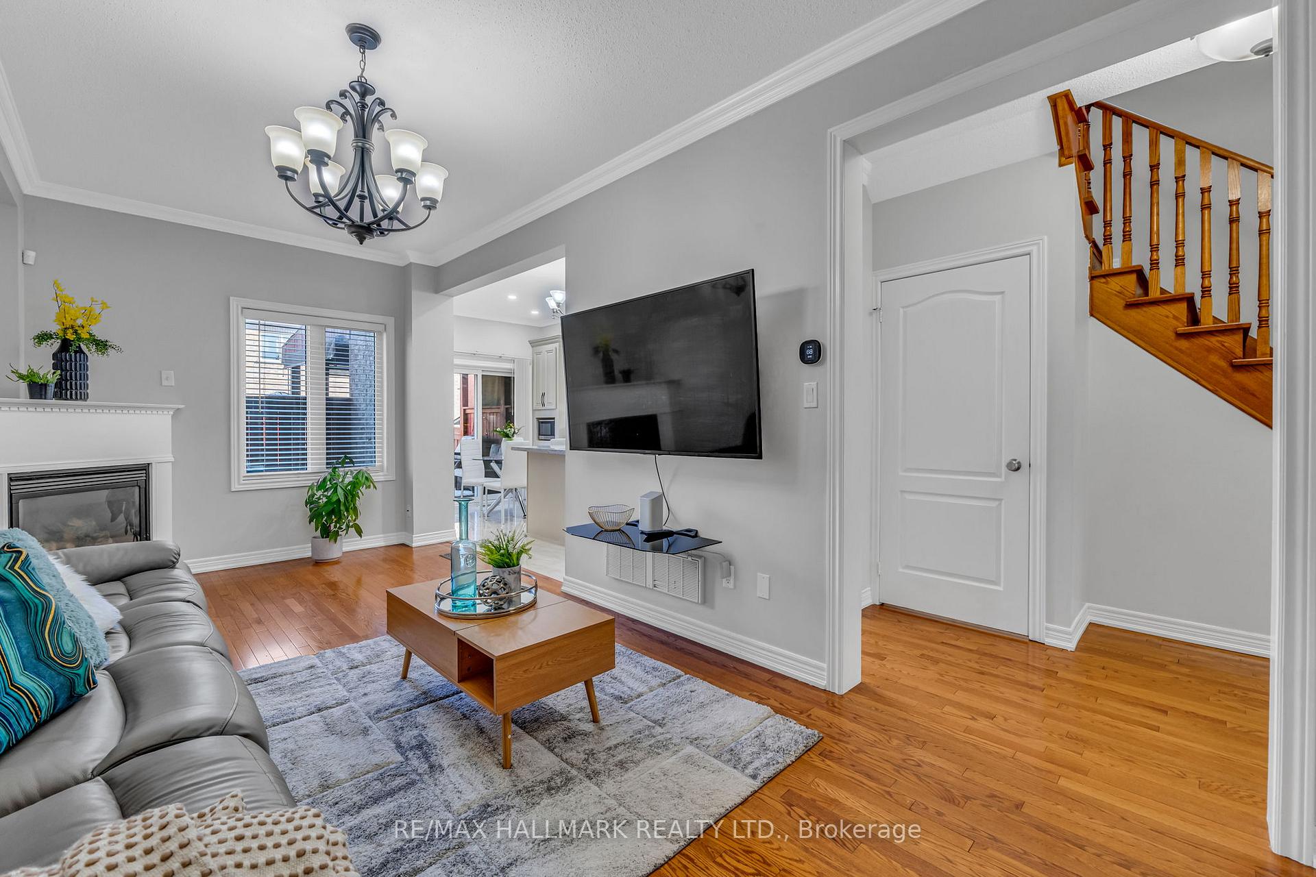 Photo 6 of 31 Ozner Crescent, Vaughan, Vellore Village — HOMEH