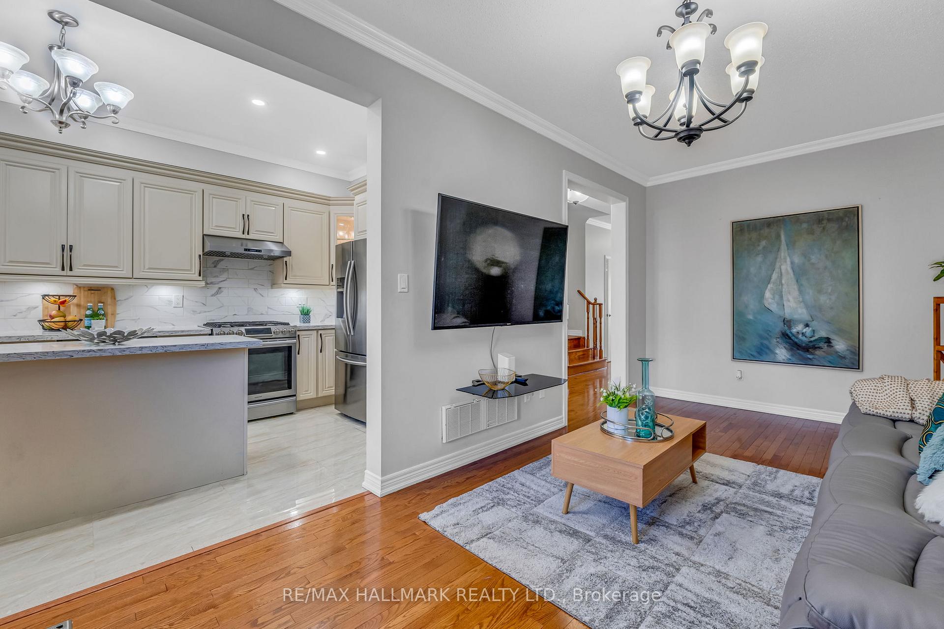 Photo 7 of 31 Ozner Crescent, Vaughan, Vellore Village — HOMEH