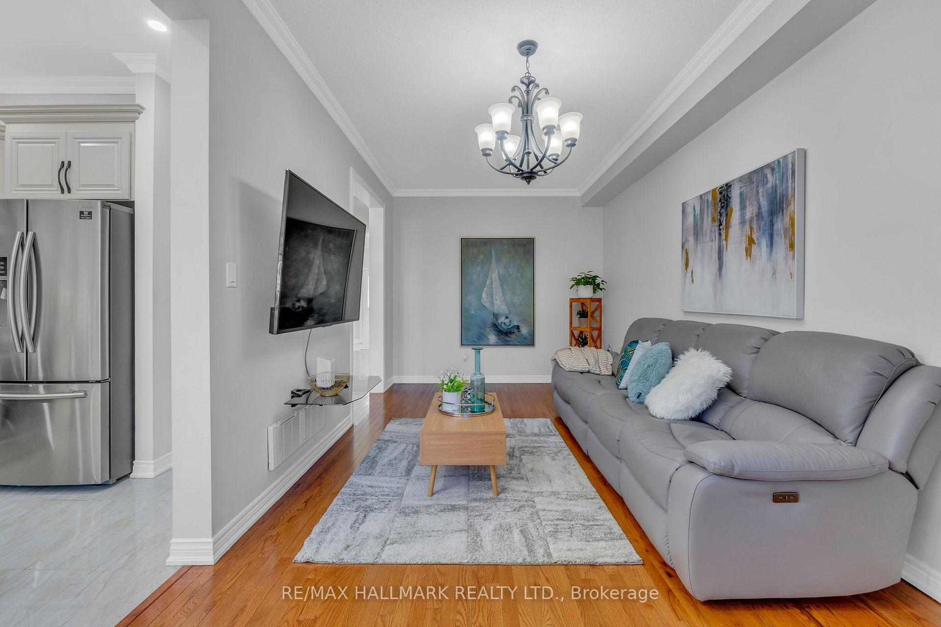 Photo 8 of 31 Ozner Crescent, Vaughan, Vellore Village — HOMEH
