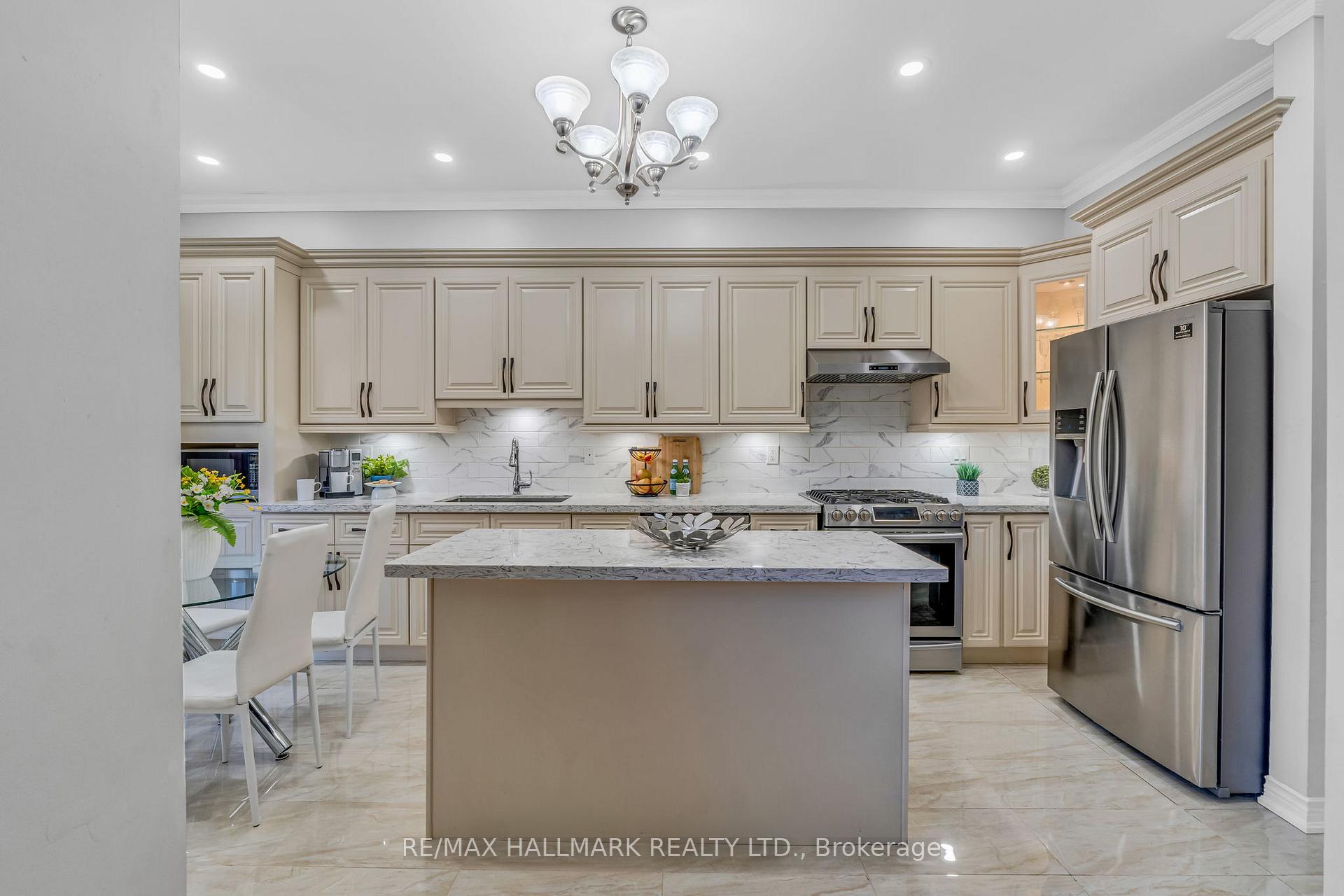Photo 11 of 31 Ozner Crescent, Vaughan, Vellore Village — HOMEH