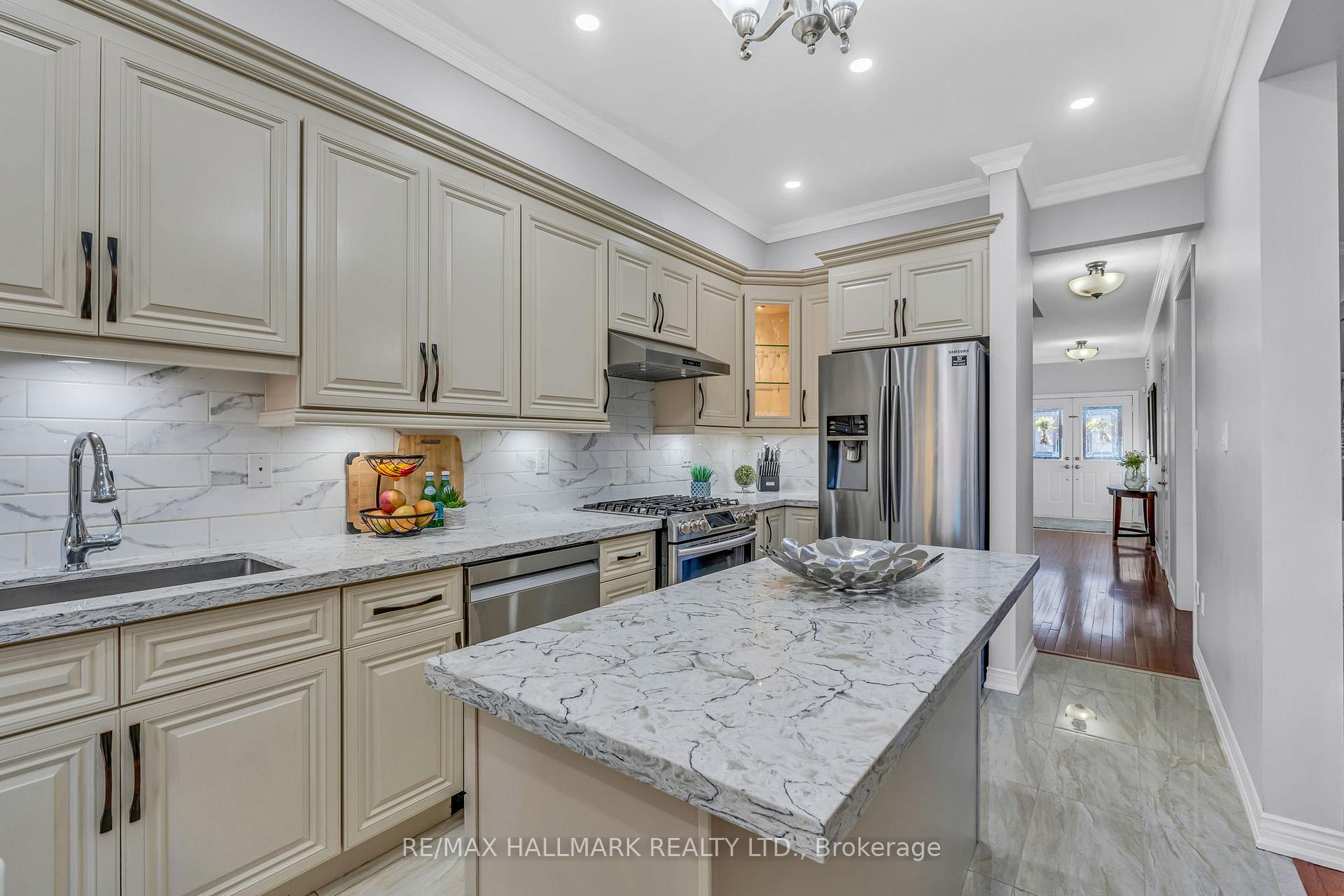 Photo 14 of 31 Ozner Crescent, Vaughan, Vellore Village — HOMEH