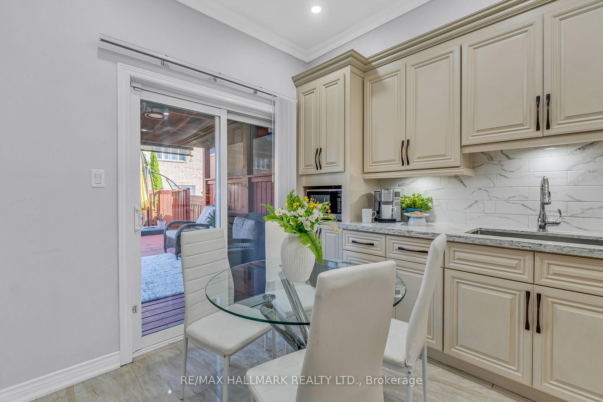 Photo 17 of 31 Ozner Crescent, Vaughan, Vellore Village — HOMEH
