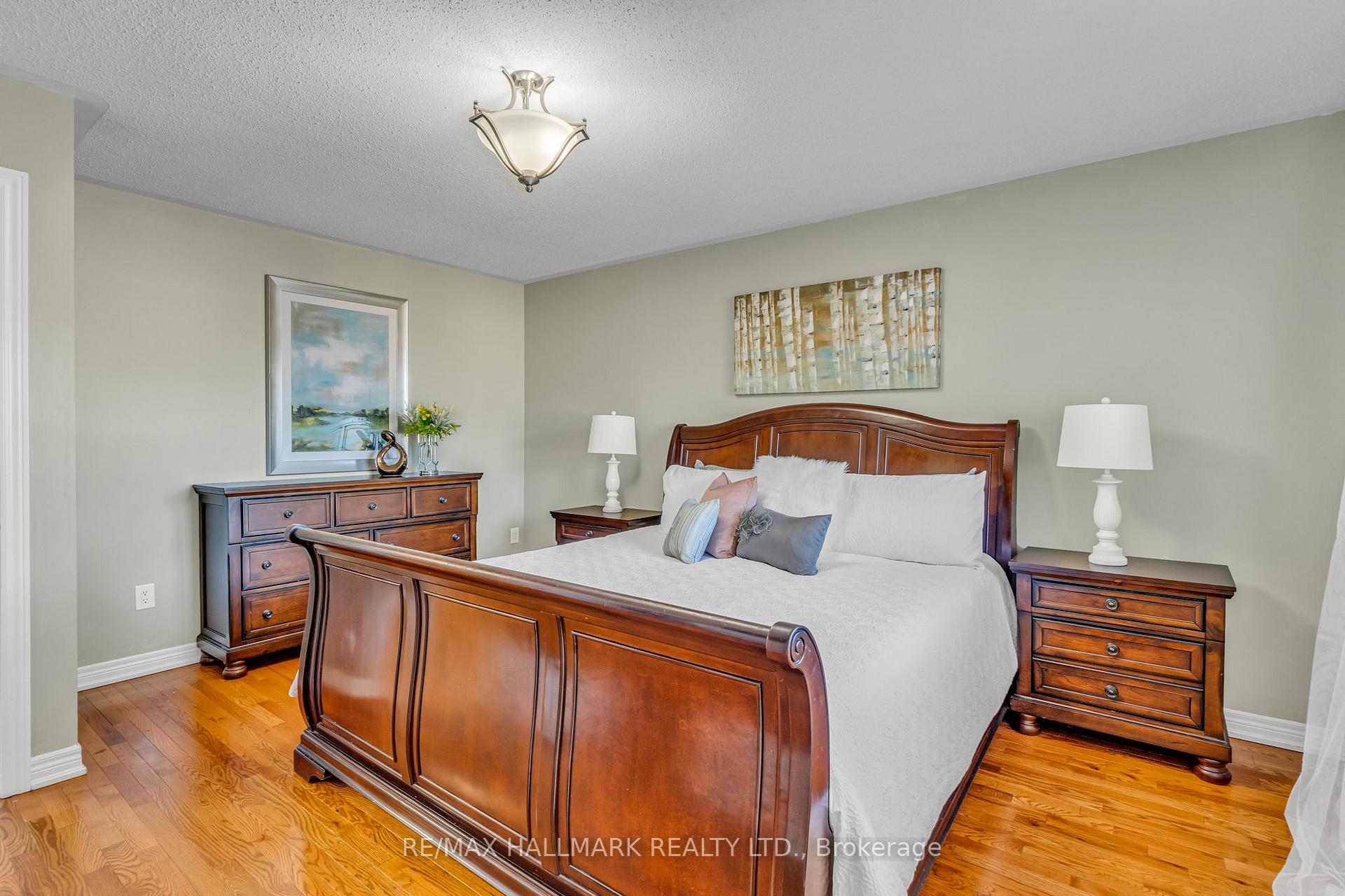 Photo 24 of 31 Ozner Crescent, Vaughan, Vellore Village — HOMEH