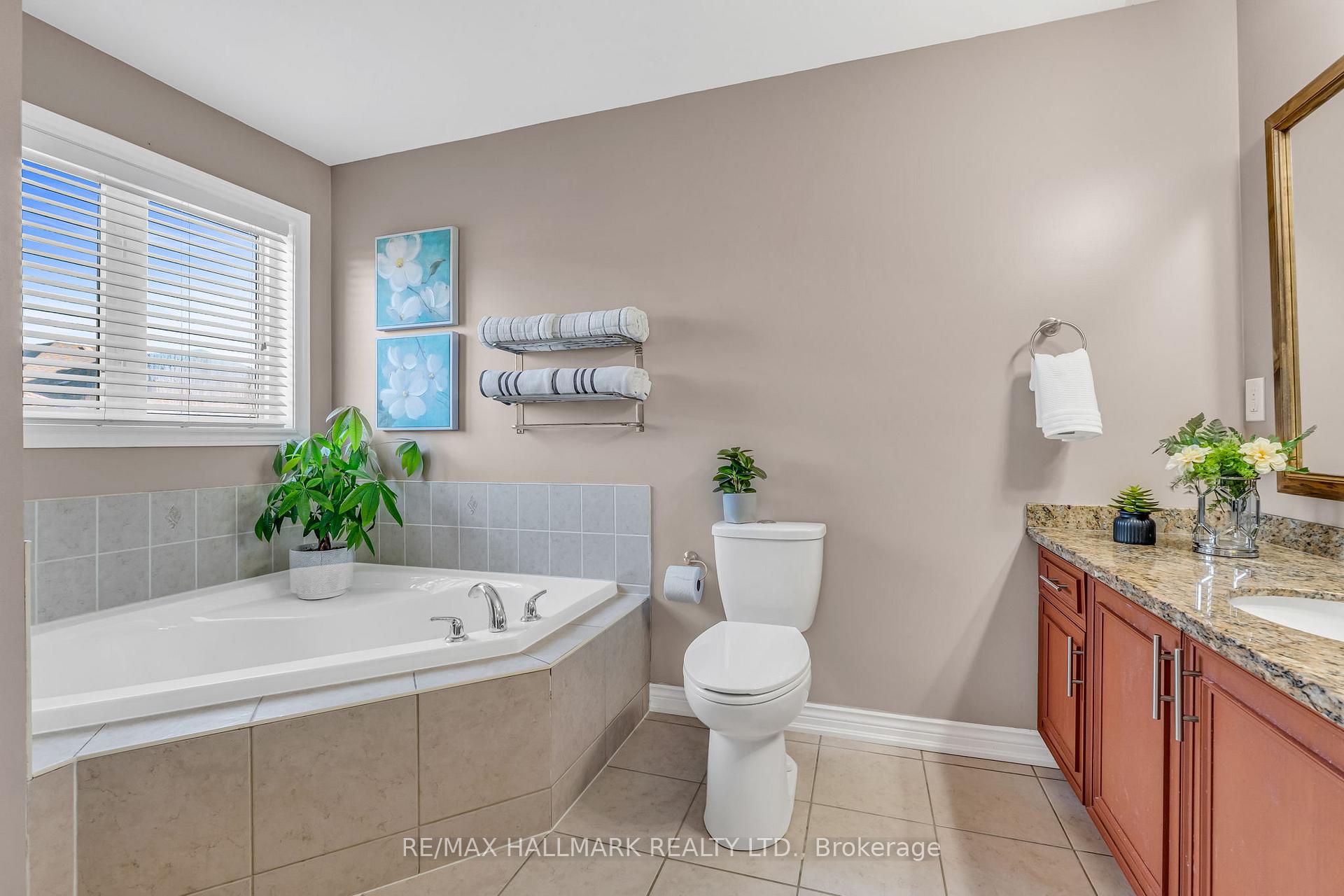 Photo 23 of 31 Ozner Crescent, Vaughan, Vellore Village — HOMEH