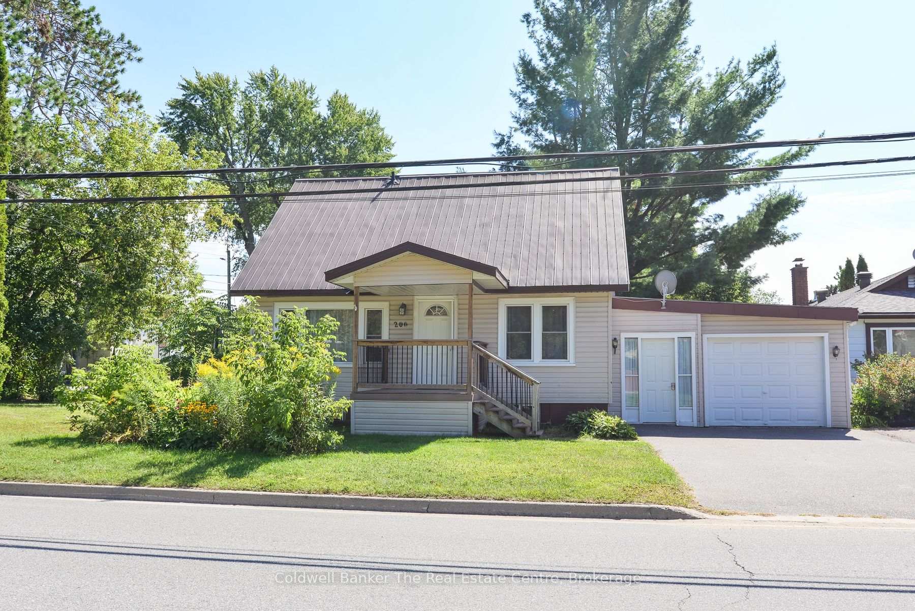 Photo 10 of 200 Dill Street, Bracebridge, Monck (Bracebridge) — HOMEH