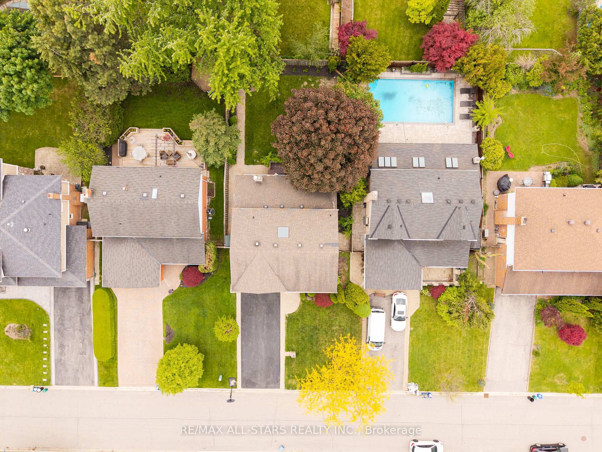 Photo 3 of 33 Hagerman Boulevard, Markham, Unionville — HOMEH