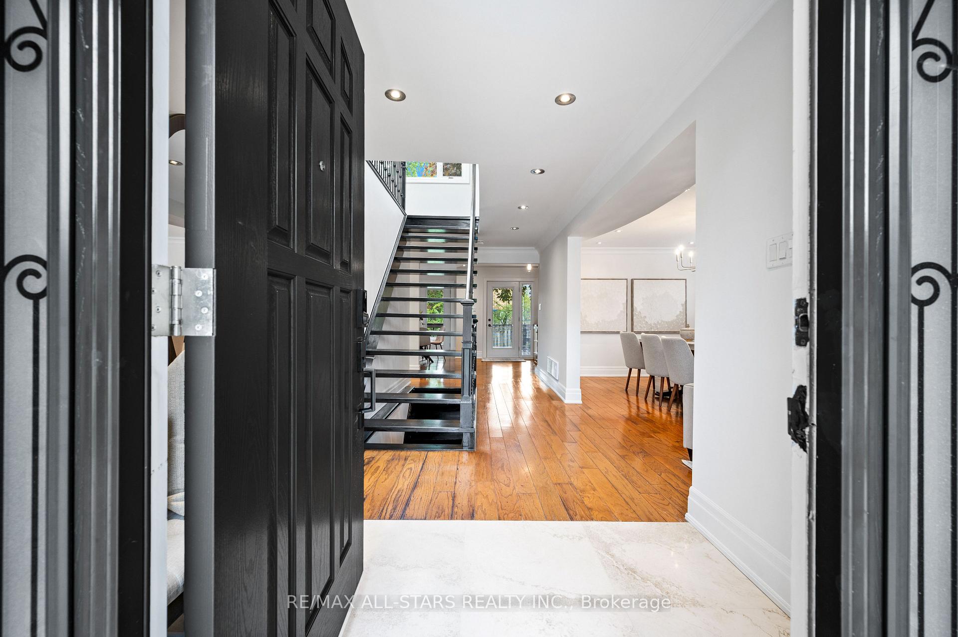 Photo 7 of 33 Hagerman Boulevard, Markham, Unionville — HOMEH