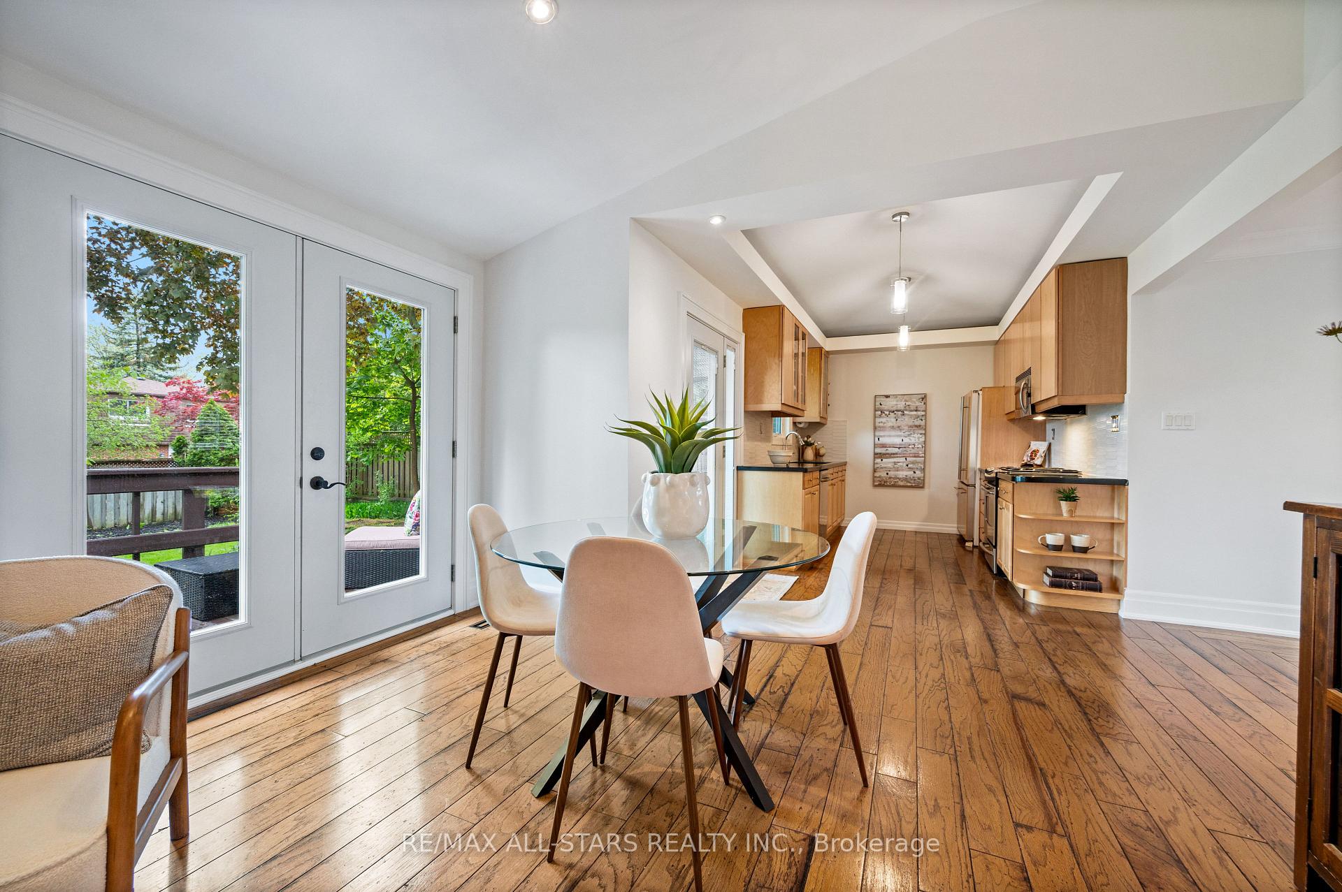 Photo 12 of 33 Hagerman Boulevard, Markham, Unionville — HOMEH