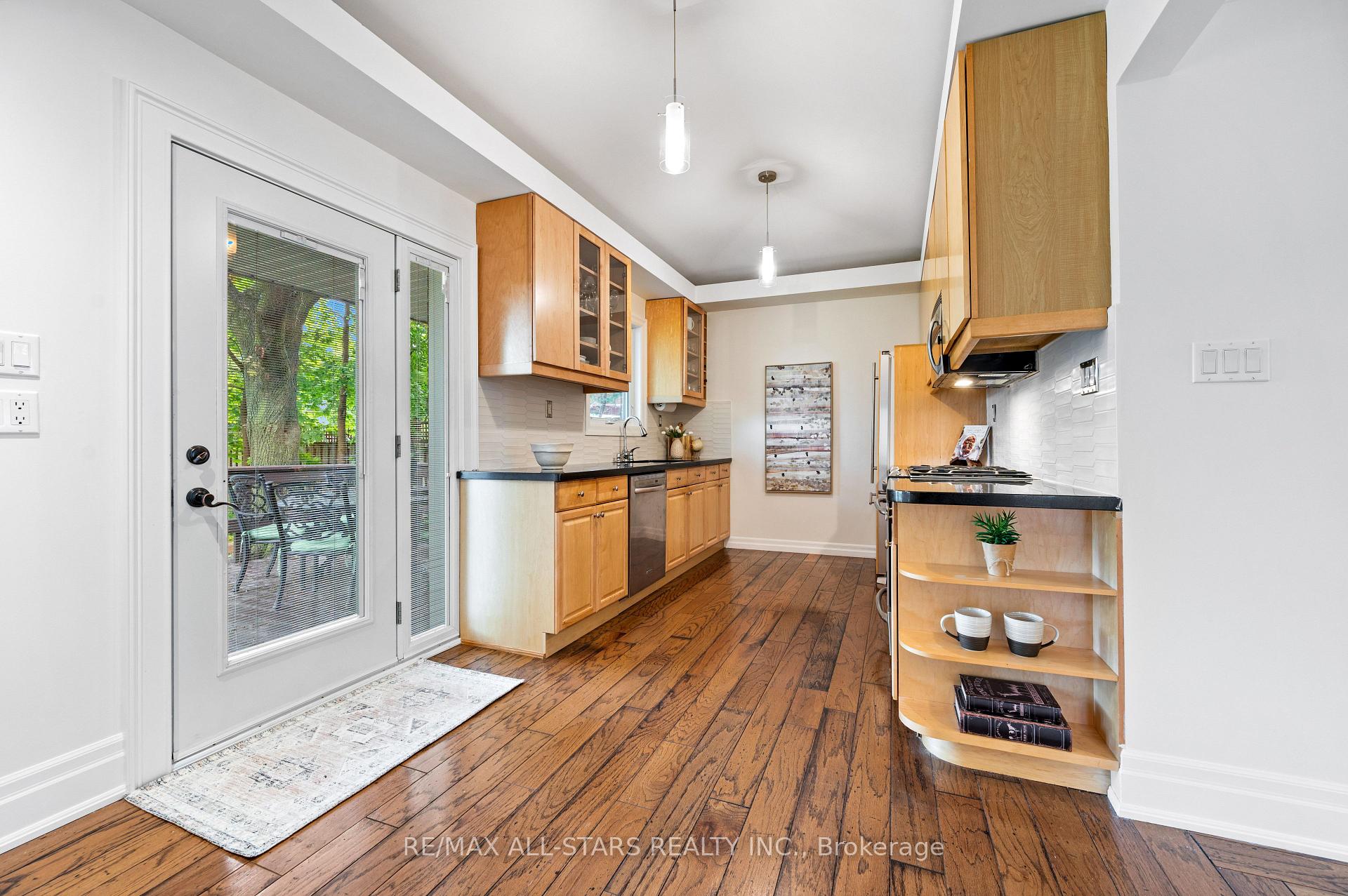 Photo 6 of 33 Hagerman Boulevard, Markham, Unionville — HOMEH