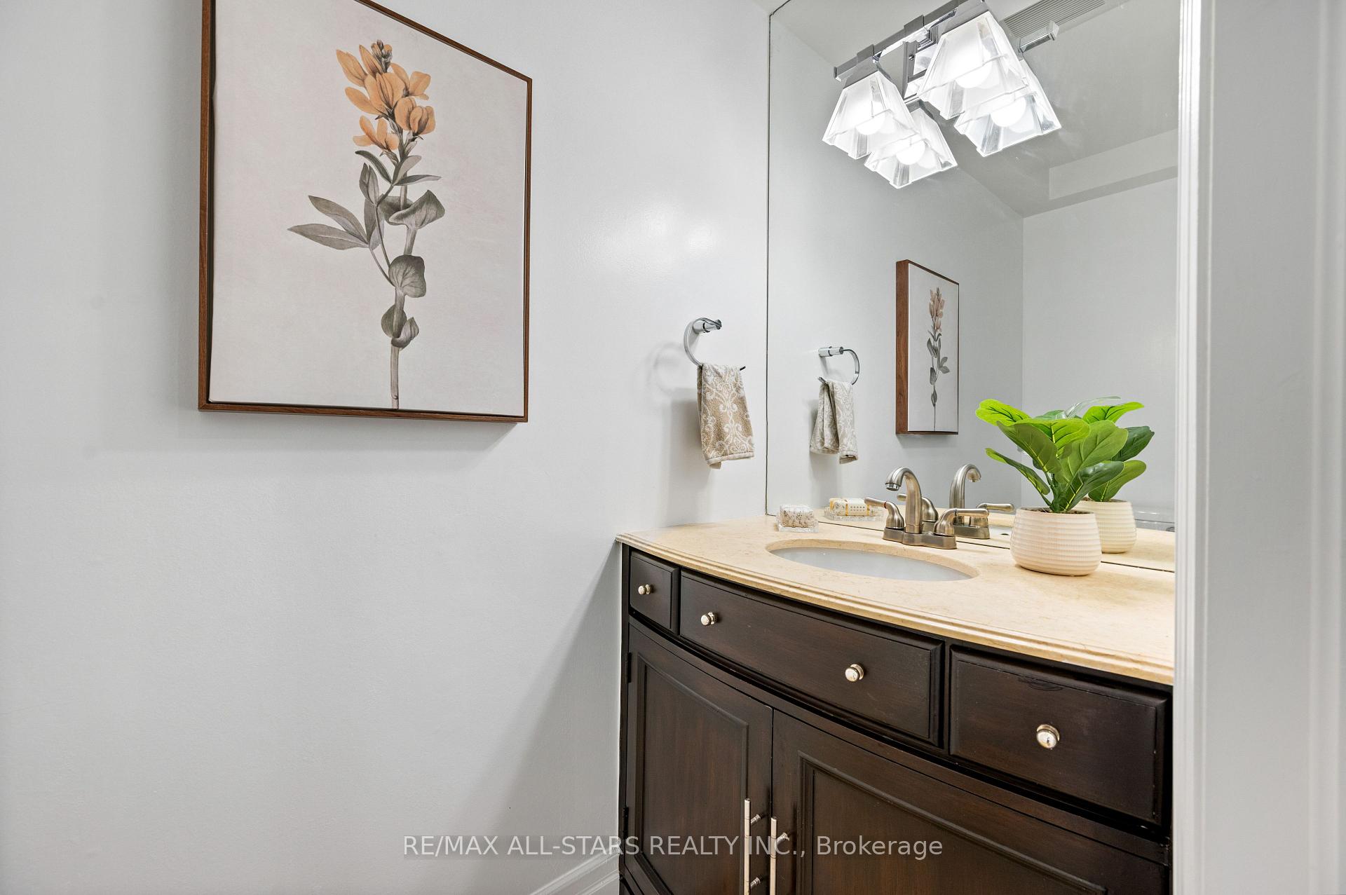 Photo 25 of 33 Hagerman Boulevard, Markham, Unionville — HOMEH