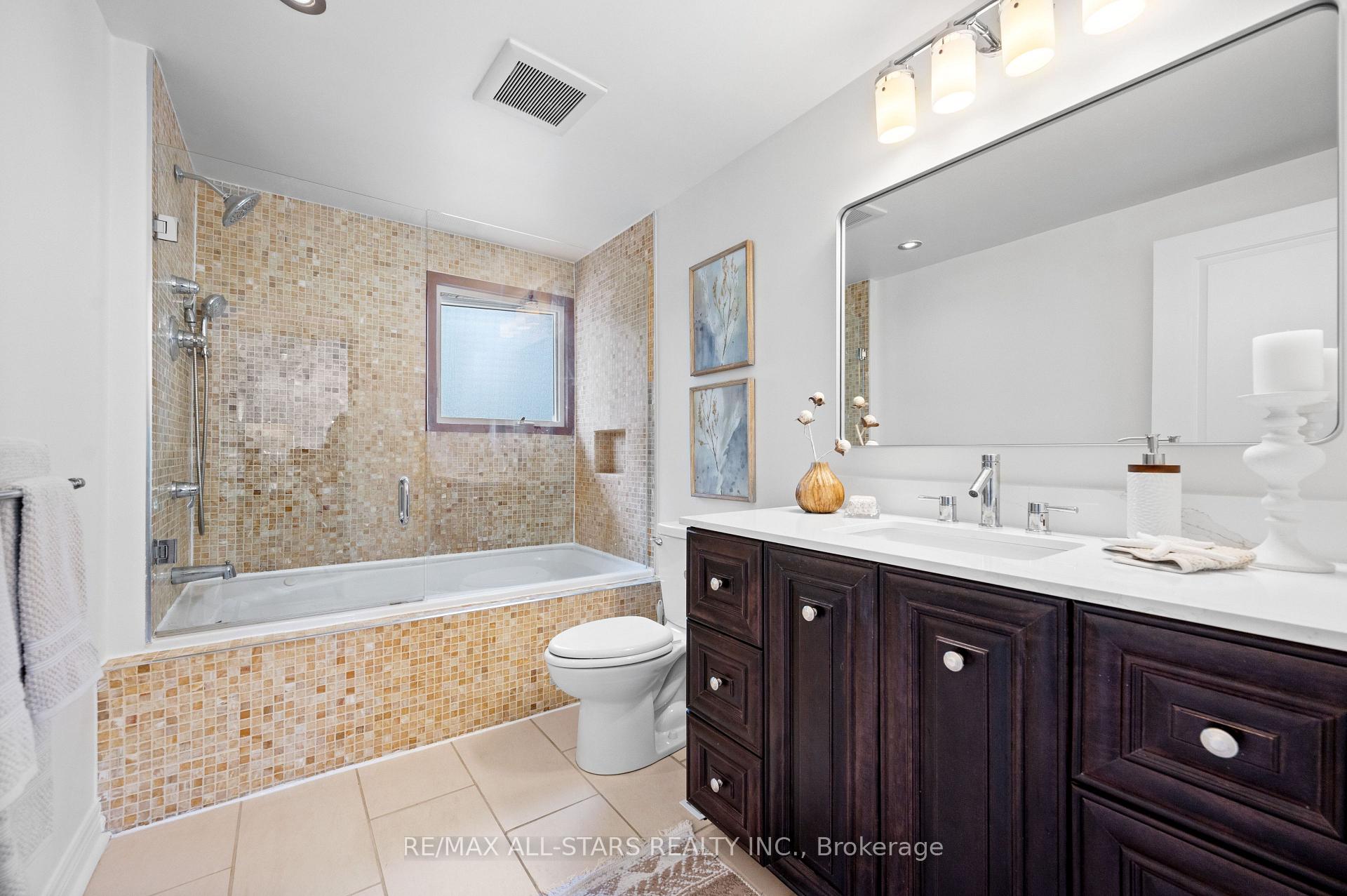 Photo 33 of 33 Hagerman Boulevard, Markham, Unionville — HOMEH