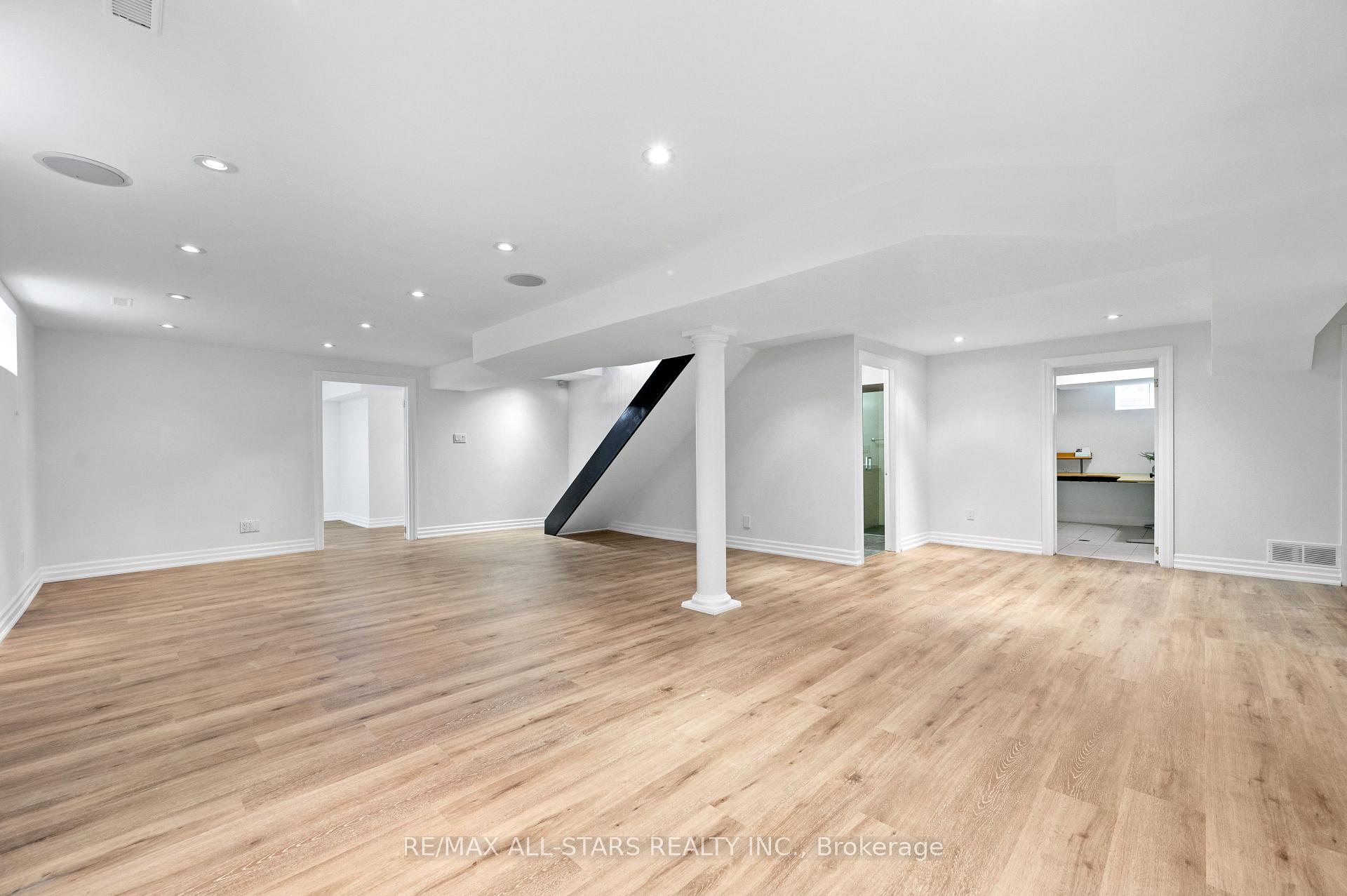 Photo 32 of 33 Hagerman Boulevard, Markham, Unionville — HOMEH