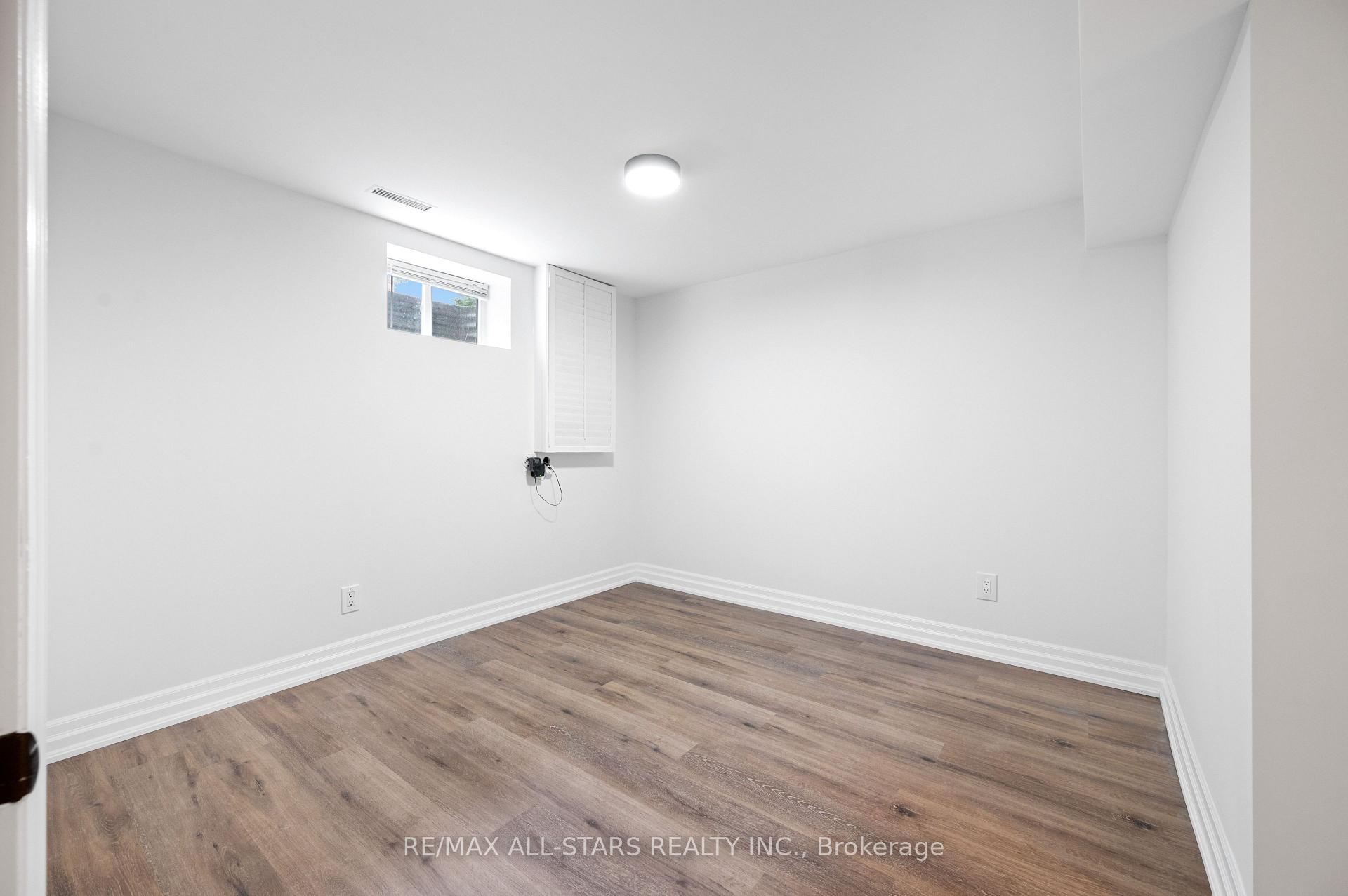 Photo 37 of 33 Hagerman Boulevard, Markham, Unionville — HOMEH
