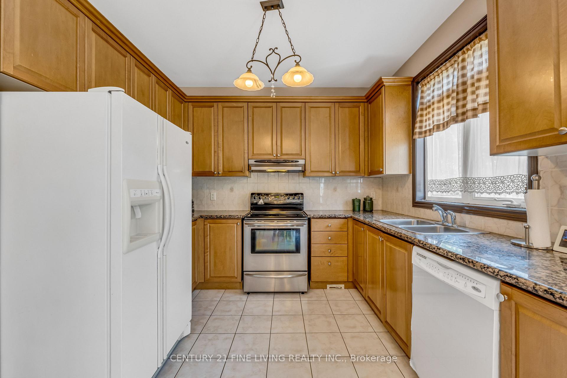 Photo 13 of 6 Renoir Drive, Vaughan, Patterson — HOMEH