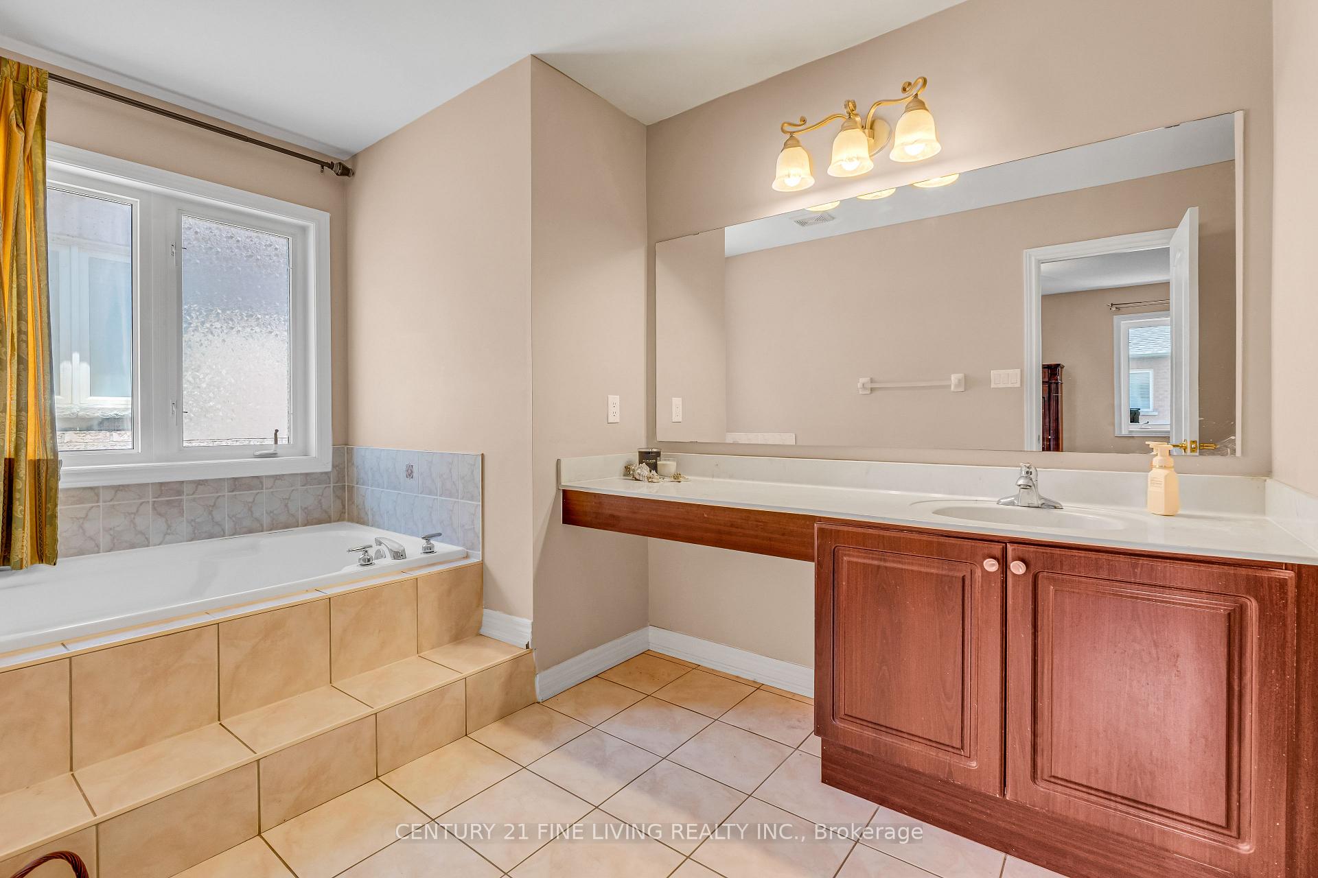 Photo 32 of 6 Renoir Drive, Vaughan, Patterson — HOMEH