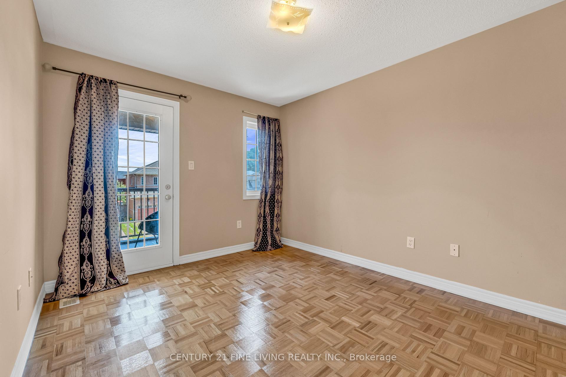 Photo 11 of 6 Renoir Drive, Vaughan, Patterson — HOMEH