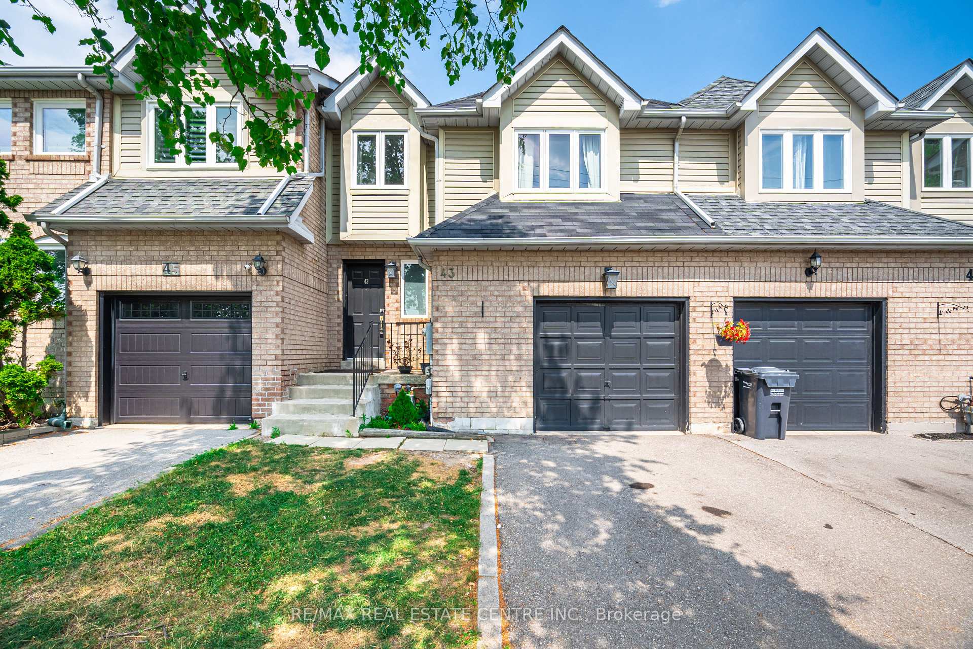Photo 18 of 43 Ashbrook Way, Brampton, Fletcher's West — HOMEH