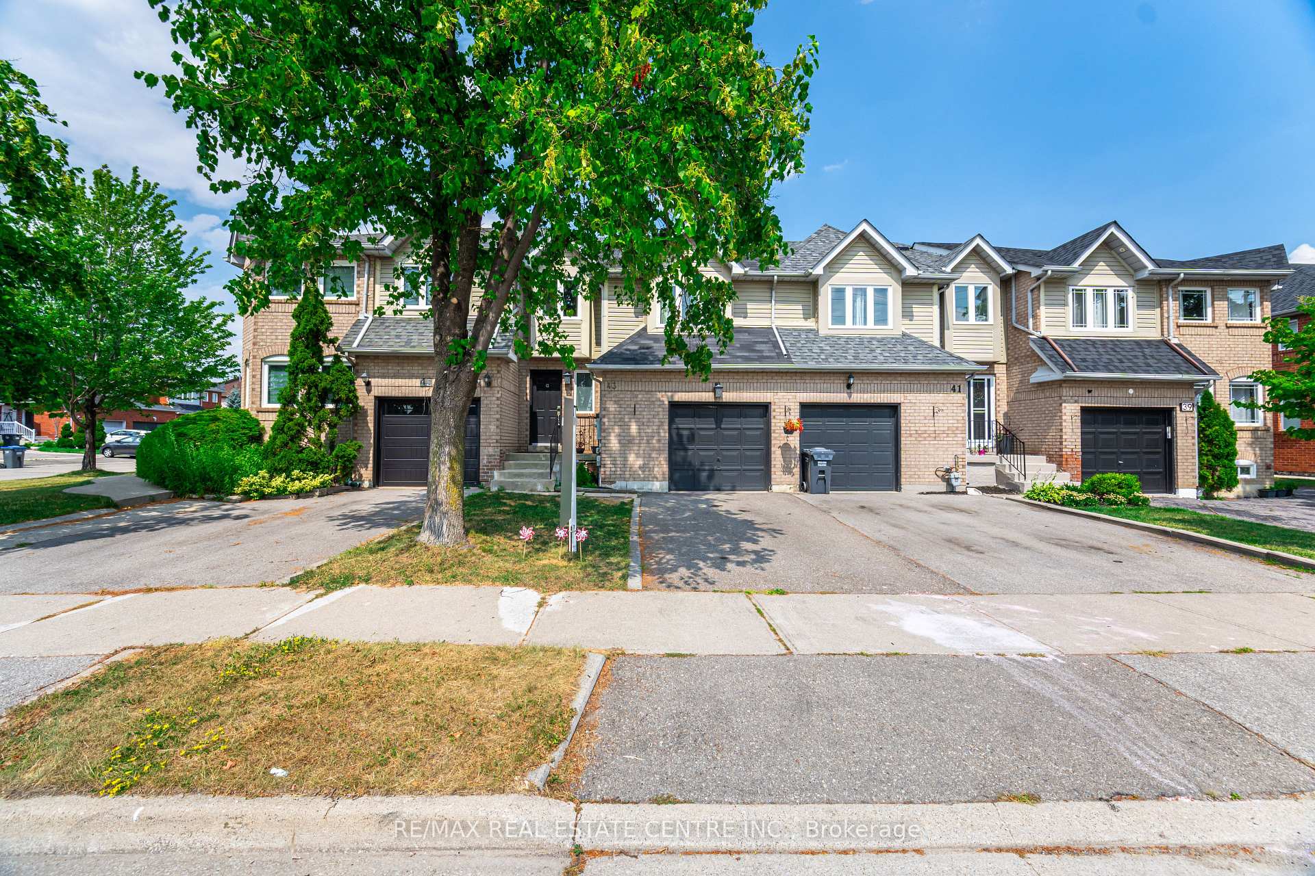 Photo 13 of 43 Ashbrook Way, Brampton, Fletcher's West — HOMEH