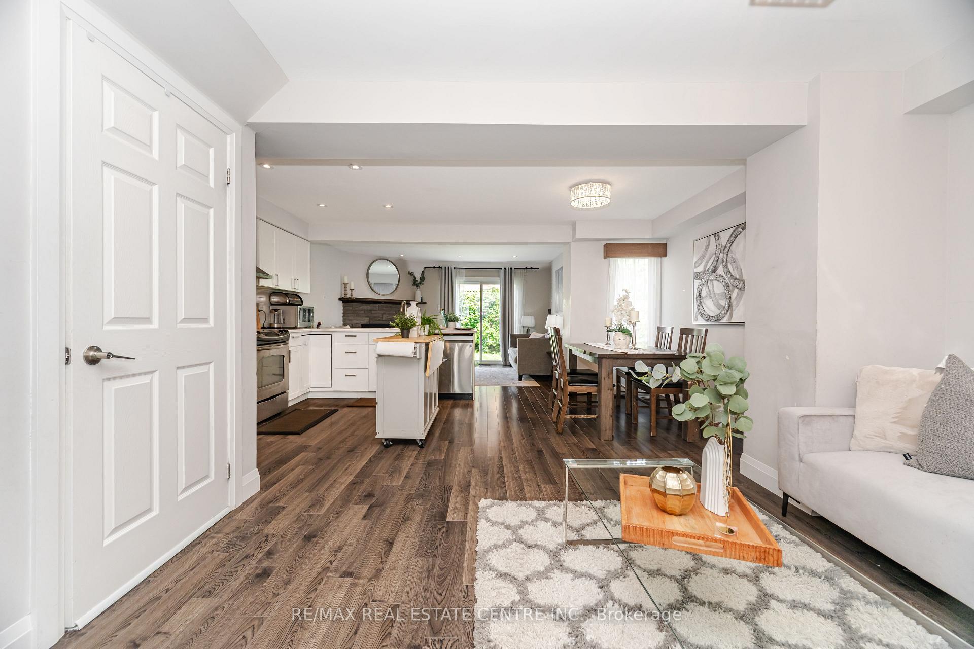 Photo 7 of 43 Ashbrook Way, Brampton, Fletcher's West — HOMEH
