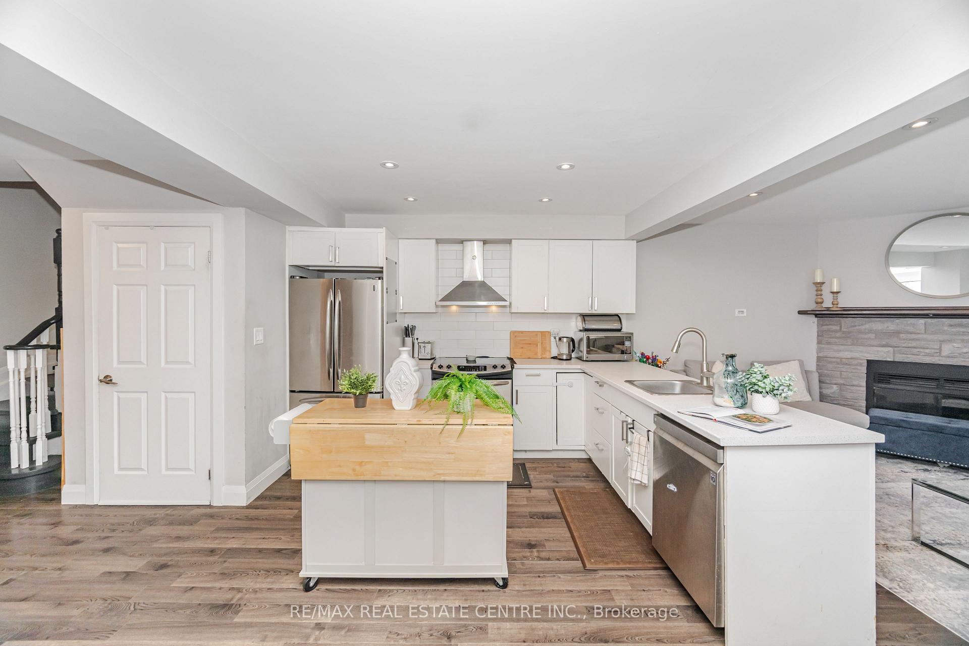 Photo 10 of 43 Ashbrook Way, Brampton, Fletcher's West — HOMEH