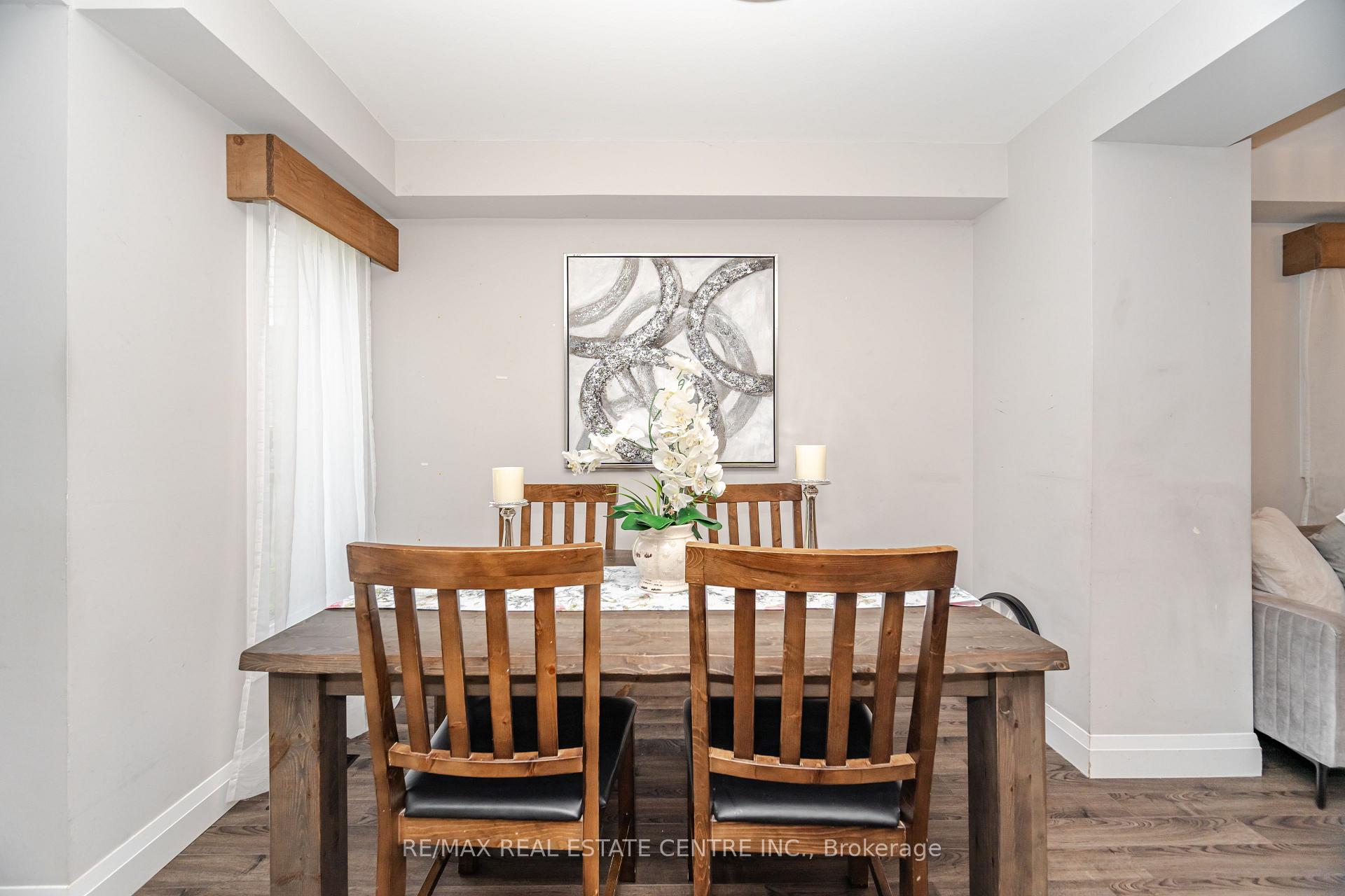 Photo 5 of 43 Ashbrook Way, Brampton, Fletcher's West — HOMEH