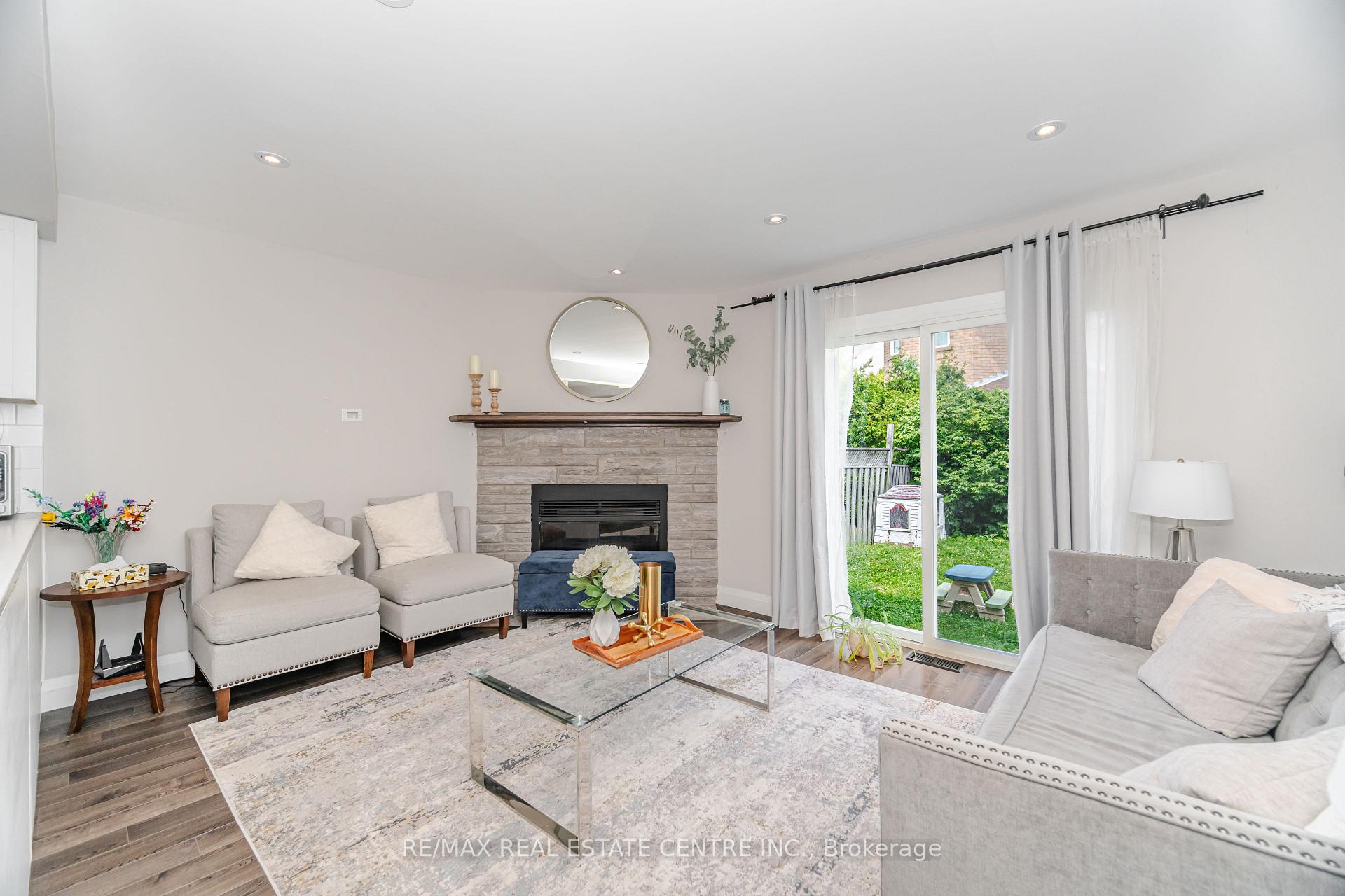 Photo 12 of 43 Ashbrook Way, Brampton, Fletcher's West — HOMEH