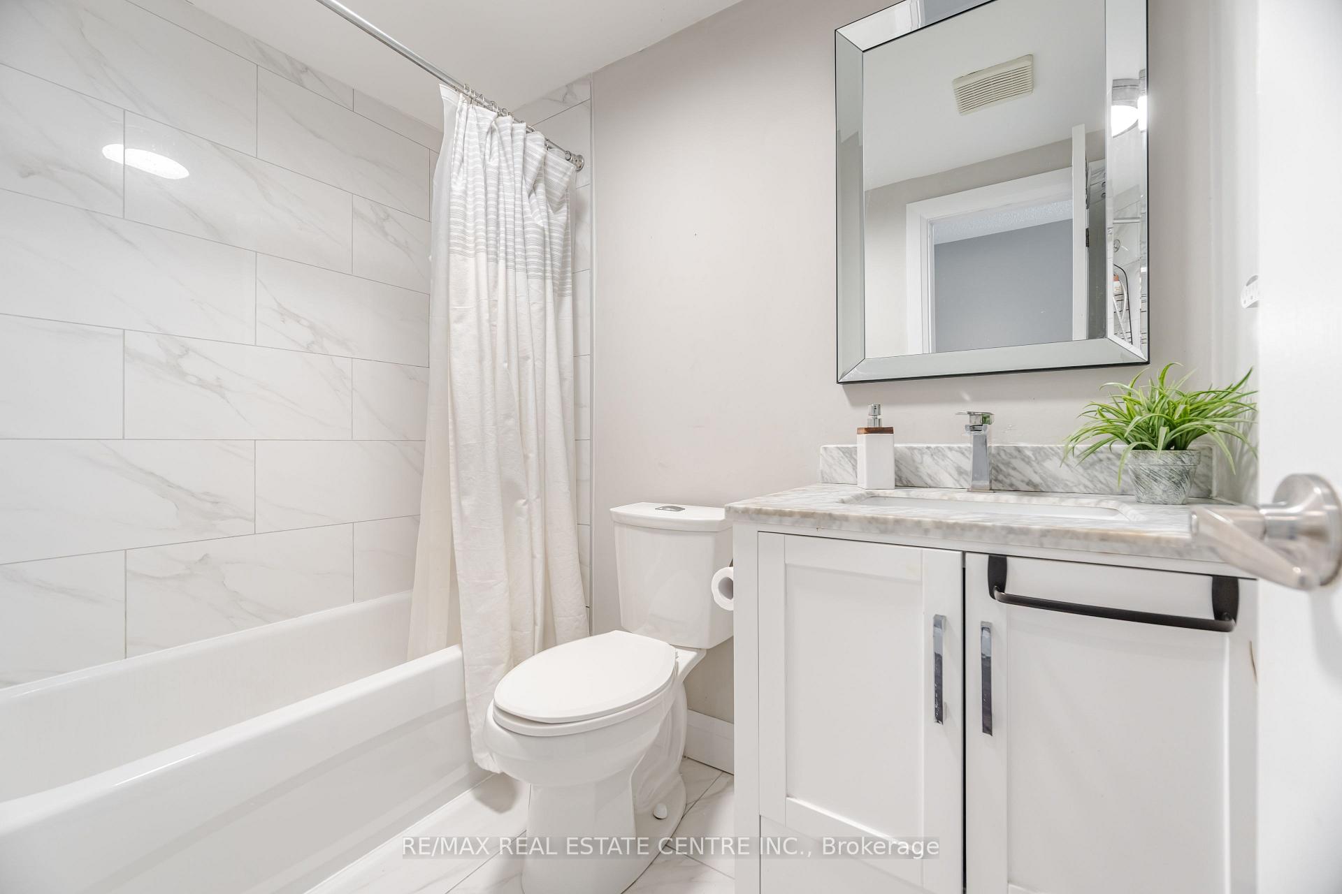 Photo 33 of 43 Ashbrook Way, Brampton, Fletcher's West — HOMEH