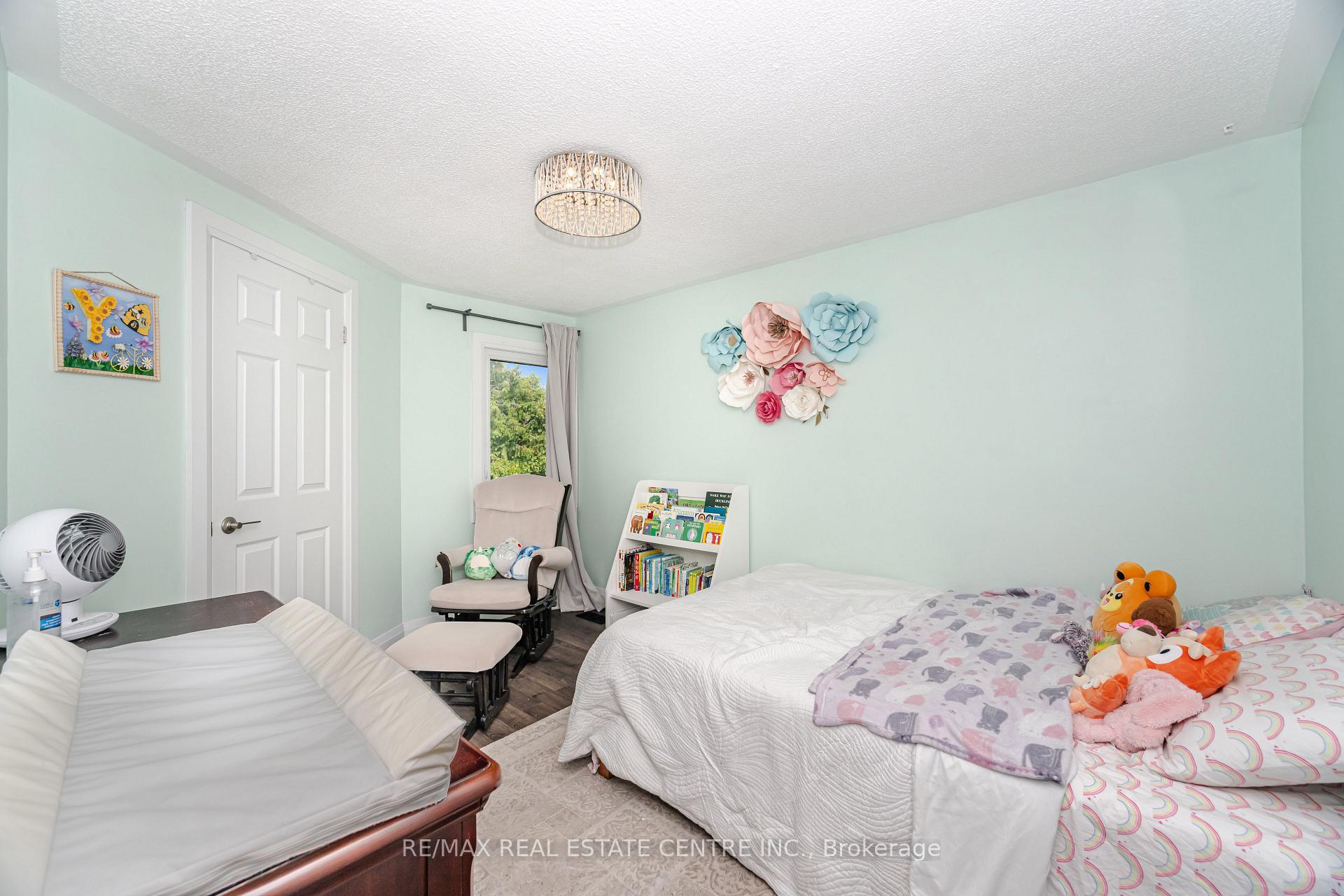 Photo 35 of 43 Ashbrook Way, Brampton, Fletcher's West — HOMEH