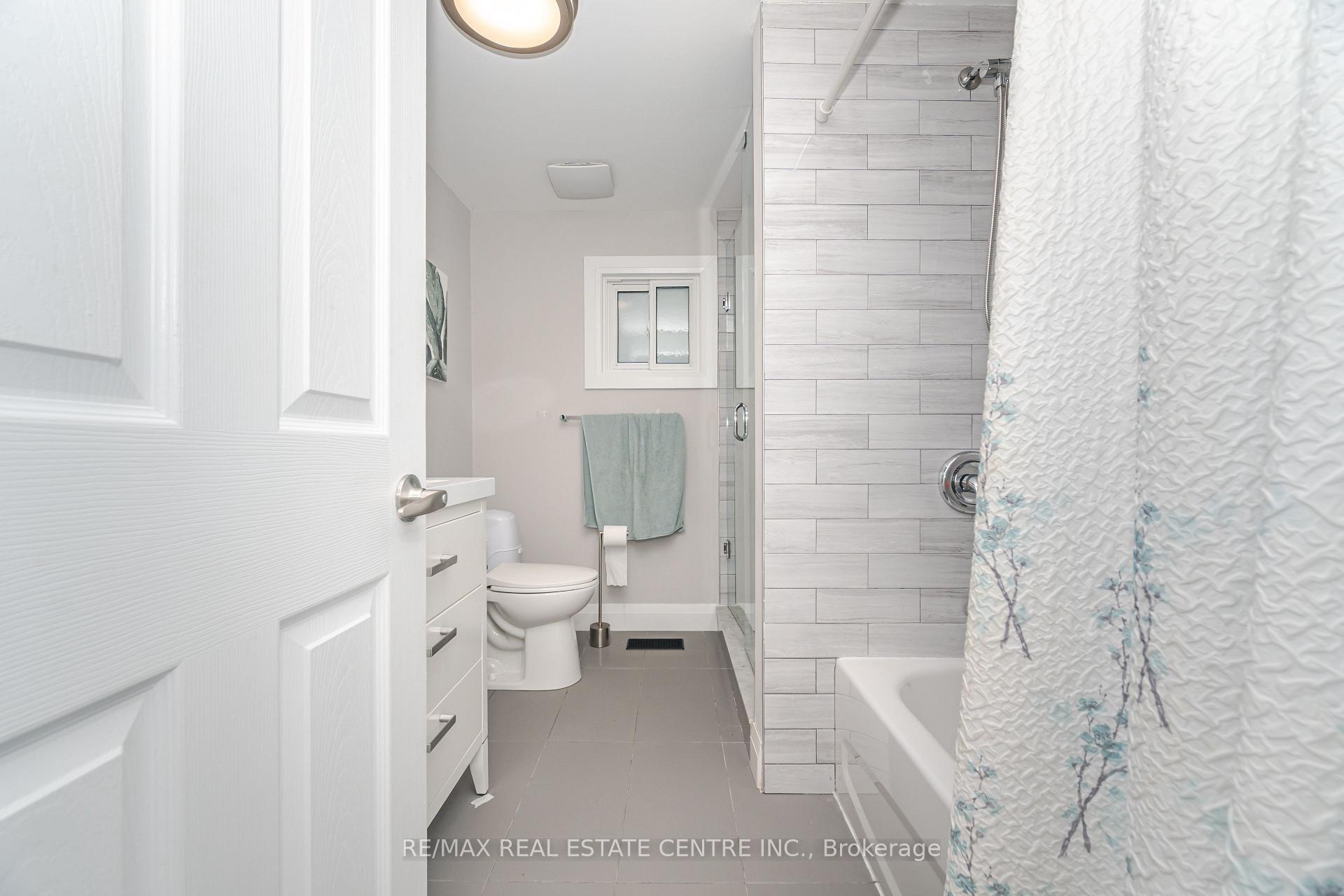 Photo 40 of 43 Ashbrook Way, Brampton, Fletcher's West — HOMEH