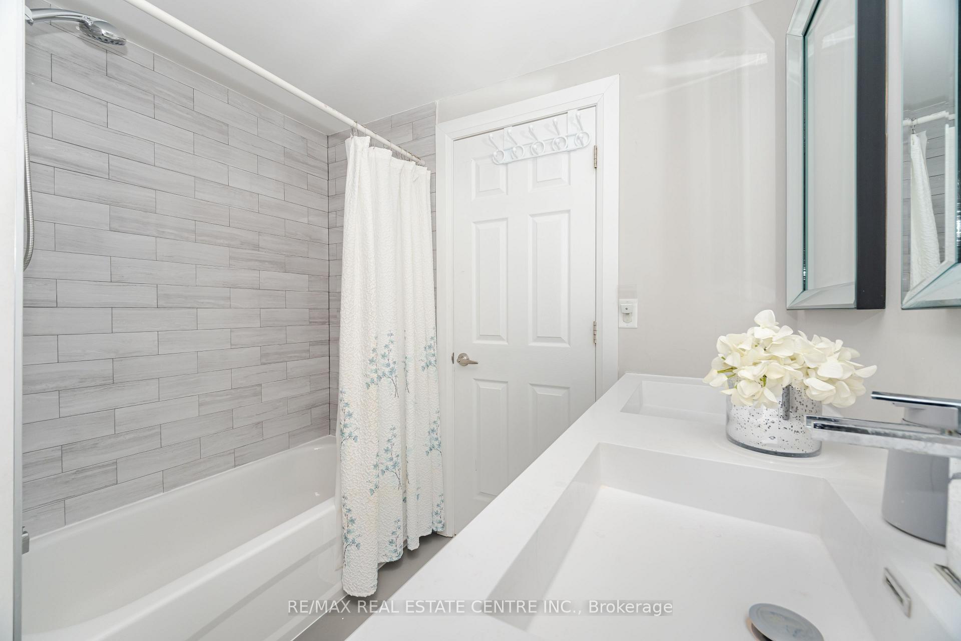 Photo 44 of 43 Ashbrook Way, Brampton, Fletcher's West — HOMEH