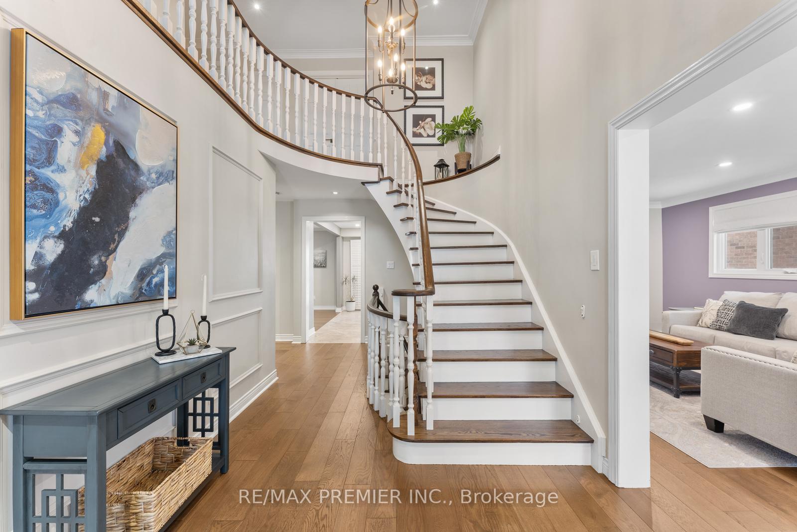 Photo 9 of 19 Claudia Avenue, Vaughan, West Woodbridge — HOMEH