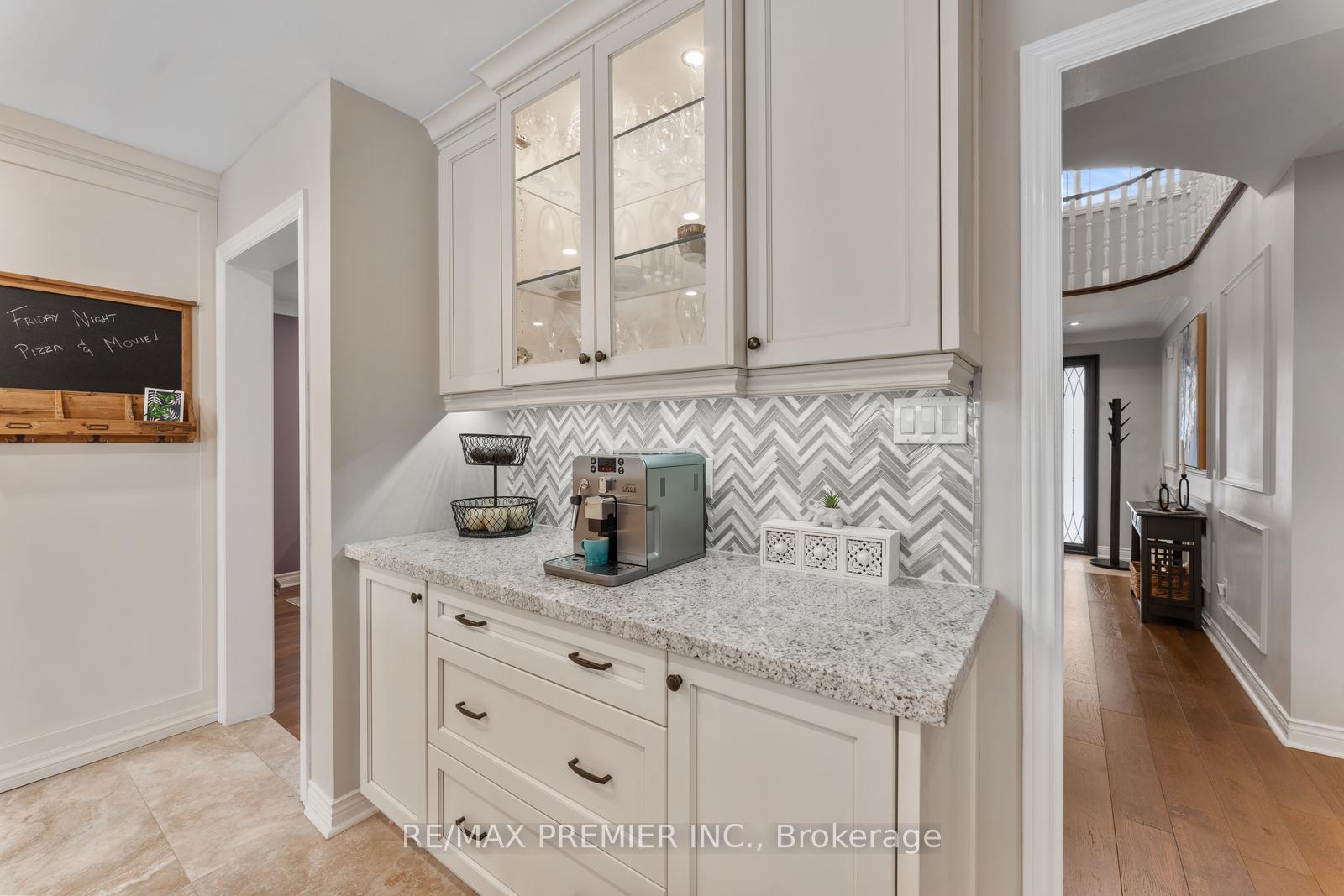 Photo 23 of 19 Claudia Avenue, Vaughan, West Woodbridge — HOMEH