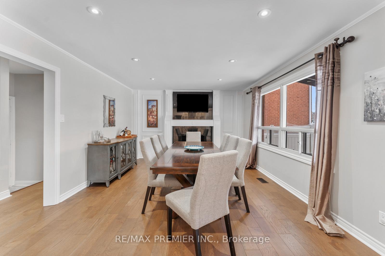 Photo 18 of 19 Claudia Avenue, Vaughan, West Woodbridge — HOMEH