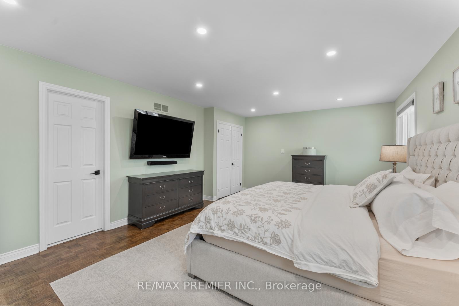 Photo 20 of 19 Claudia Avenue, Vaughan, West Woodbridge — HOMEH